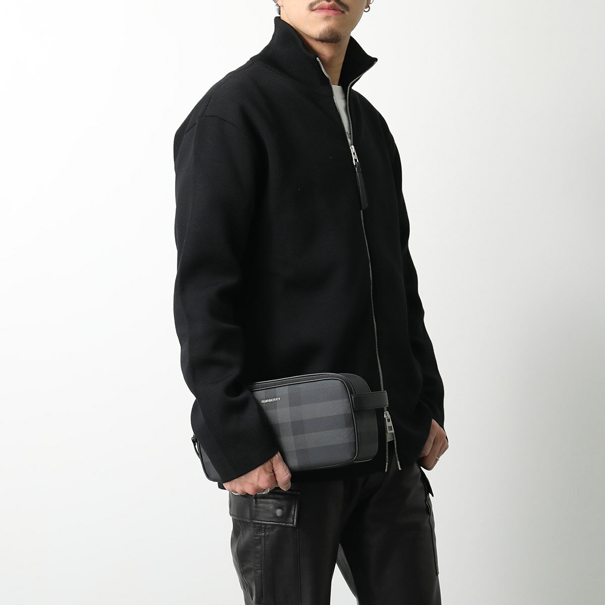 最大2万円OFF ・9 4-20時～9 6迄 BURBERRY バーバリー セカンドバッグ DOUBLE ZIP WASHBAG auc-marks-run-10544193 インポートセレクトmusee サンプル画像3