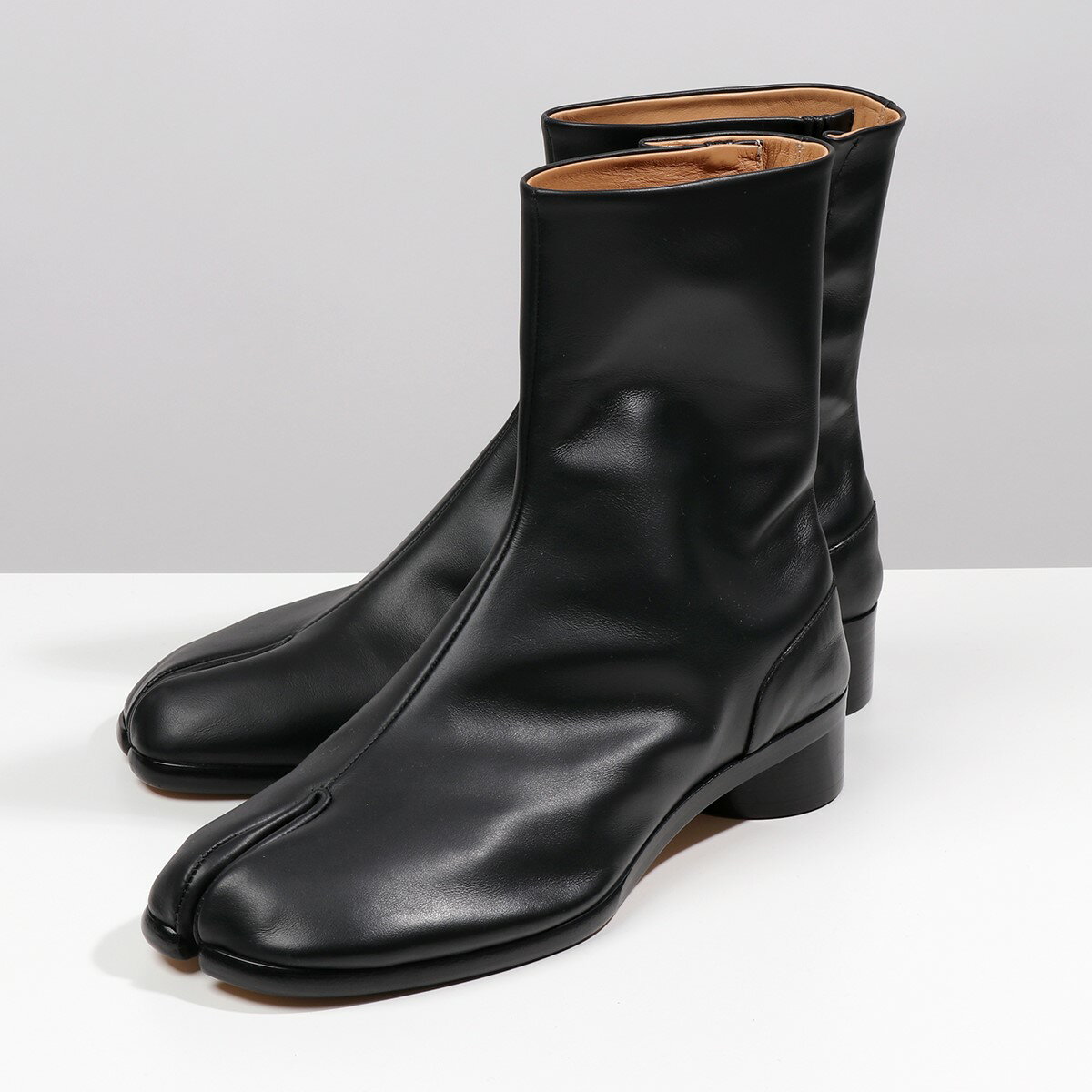 MAISON MARGIELA メゾンマルジェラ S57WU0153 PR516 レザー 足袋 タビブーツ 3.5cmヒール ショートブーツ T8013 靴 メンズのサムネイル