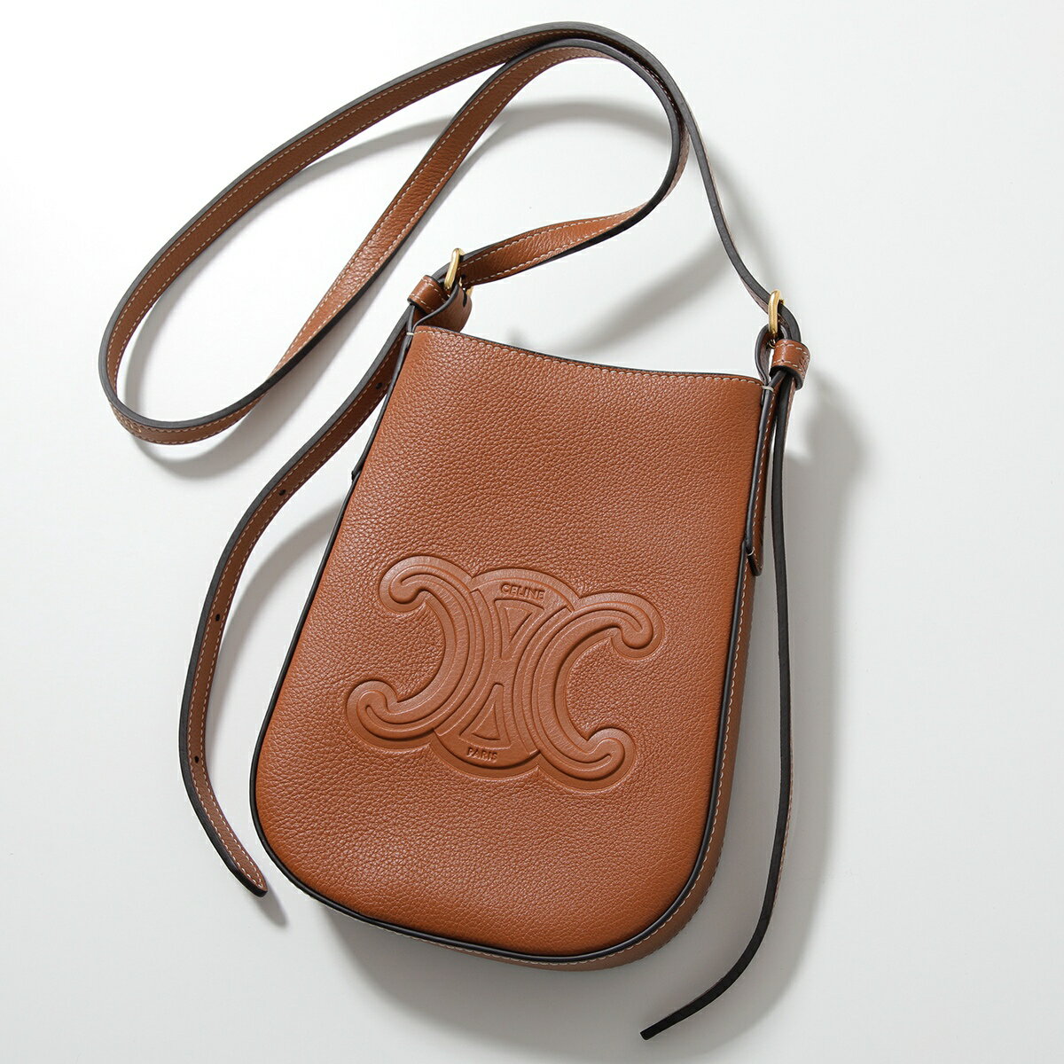 CELINE セリーヌ フォンケース HELOISE エロイズ 10M753GB7. 04LU レディース レザー トリオンフ フォンポーチ クロスボディ 鞄 Tanのサムネイル
