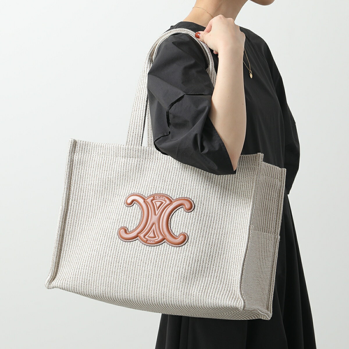 セリーヌ（CELINE）新作バッグ【2021秋冬】｜ファッション｜ELLE
