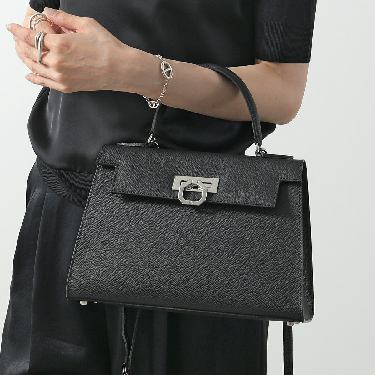 CARBOTTI カルボッティ ハンドバッグ ELENA 243 エレナ レディース パルメラートレザー ショルダーバッグ クロスボディ 鞄 BLACK/SILVERのサムネイル