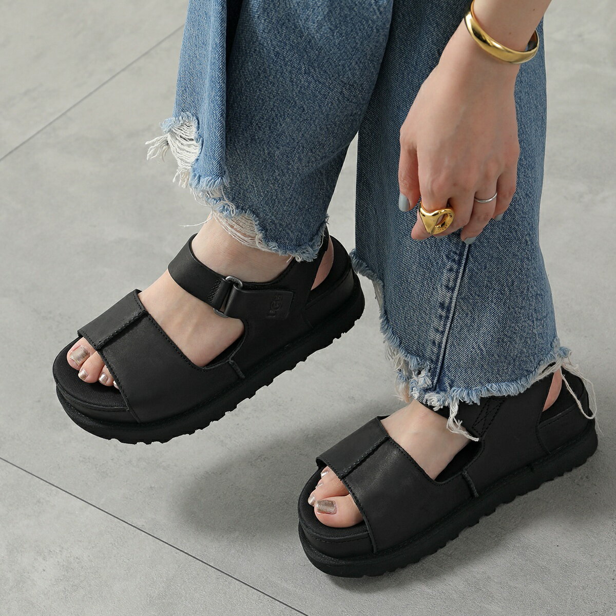 UGG アグ サンダル GOLDENSTAR HI ゴールデンスター ハイ 1167364 レディース 厚底 プラットフォーム ヌバック ロゴ ストラップ シューズ 靴 BLKのサムネイル