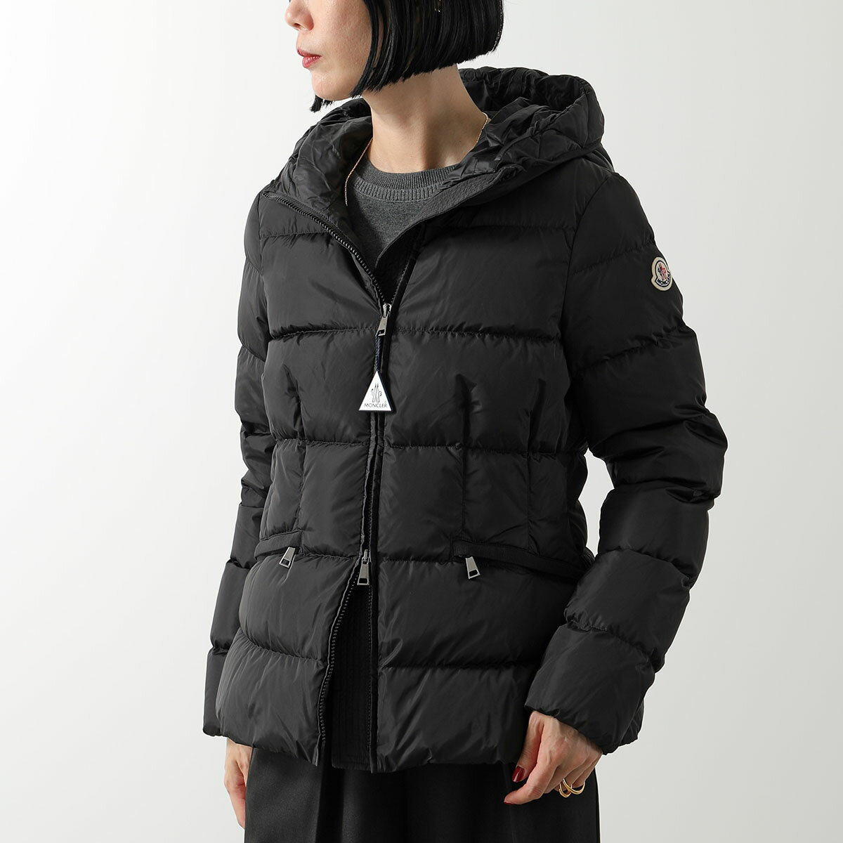 MONCLER モンクレール ダウンジャケット AVOCE アヴォーチェ 1A00151 539ZD レディース 撥水 フード付き アイコンパッチ ナイロン 999のサムネイル