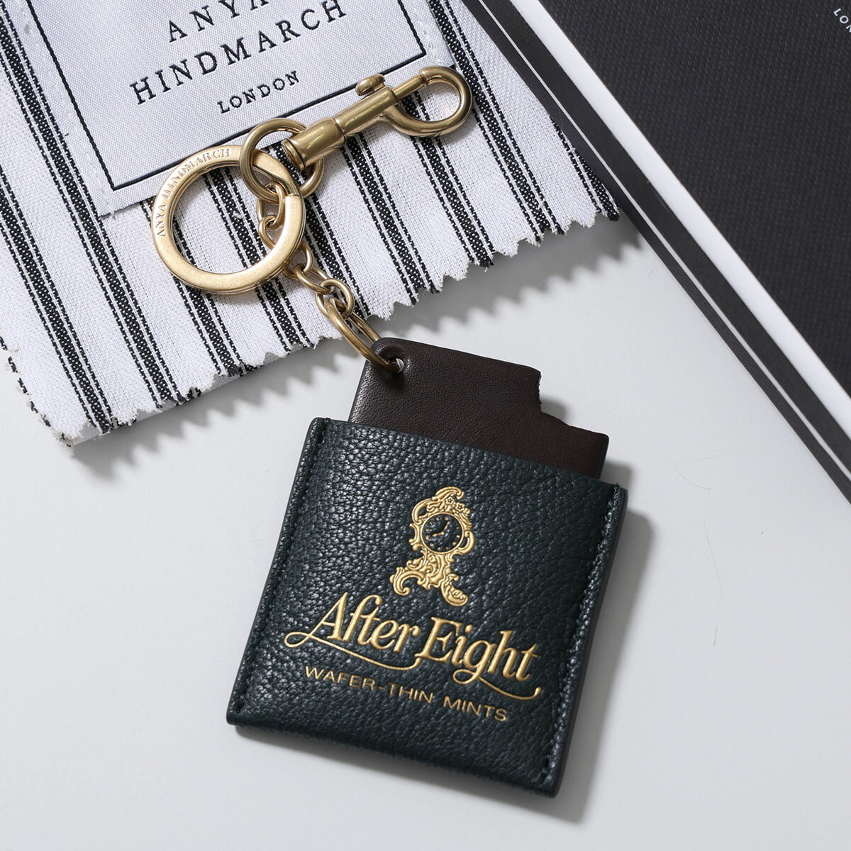 【11/18限定・最大2万円OFFクーポン配布中】ANYA HINDMARCH アニヤハインドマーチ キーホルダー Anya Brands Charm After Eight アフター エイト 152518 レディース レザー バッグチャーム DarkHolly