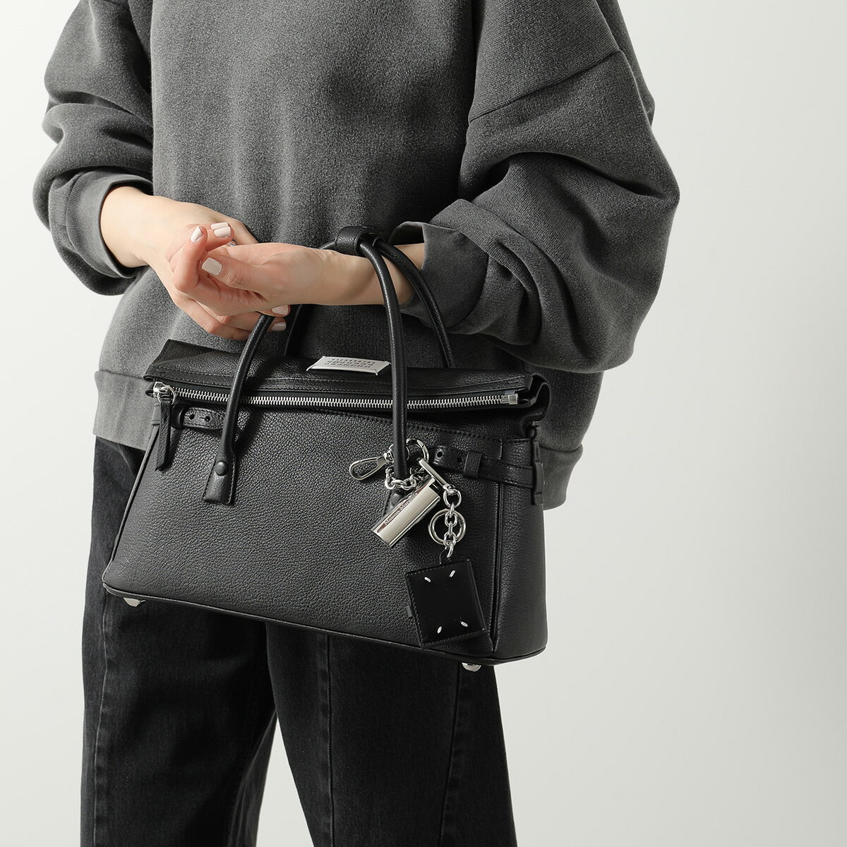 MAISON MARGIELA メゾンマルジェラ ライターケース SA1UA0012 P8834 レディース メタル チャーム ロゴ H7161 SA1UA0012P8834H7161【dc_kikaku】 2
