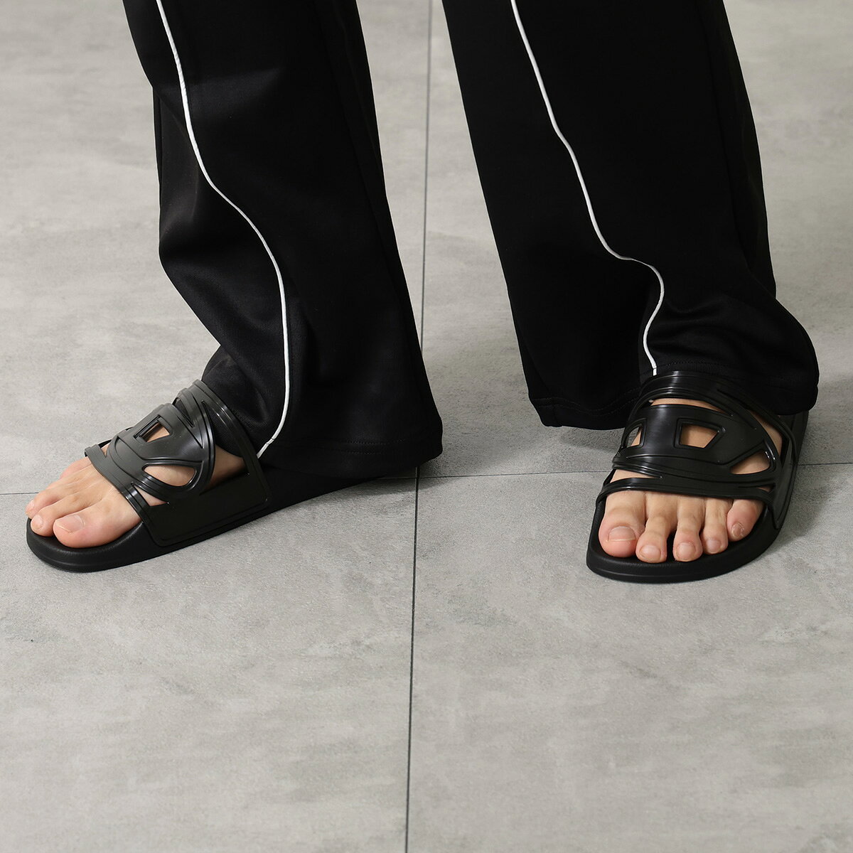 【最大2万円OFFクーポン対象・7/18～7/20限定】DIESEL ディーゼル スライドサンダ...