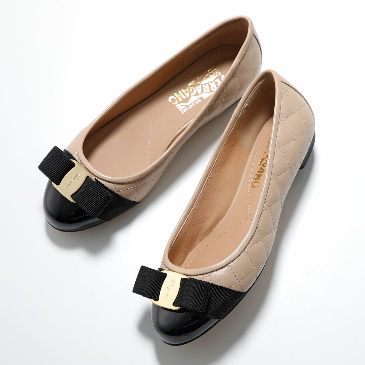 FERRAGAMO フェラガモ パンプス VARINA QUILTED ヴァリナ 0702228 レディース レザー キルティング ヴィラリボン バレエシューズ フラットシューズ ワイズD 靴 BISQUE
