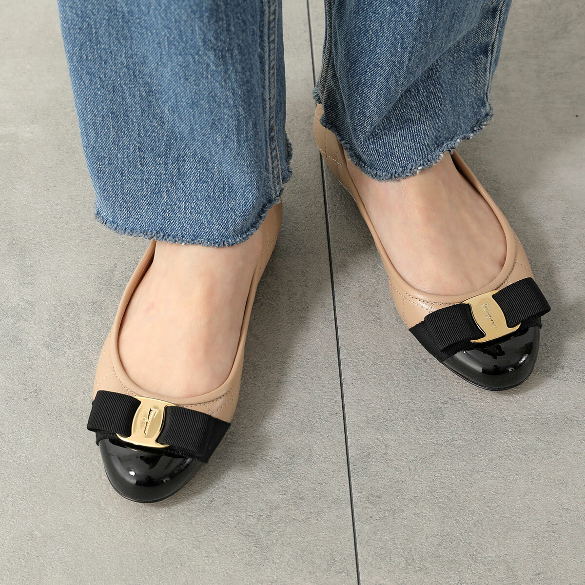 【最大2万円OFFクーポン対象・5/20限定】FERRAGAMO フェラガモ パンプス VARINA QU...