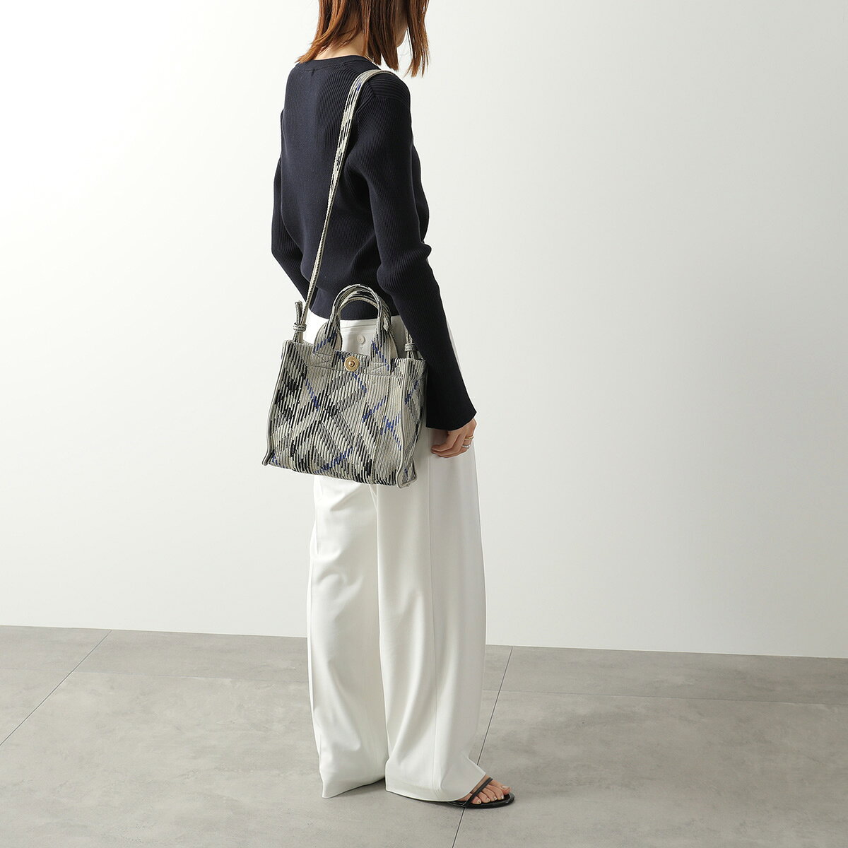 BURBERRY バーバリー ハンドバッグ LL MN KNIT TOTE 8090404 レディース バーバリーチェック ミニ auc-marks-run-10573119 インポートセレクトmusee サンプル画像3