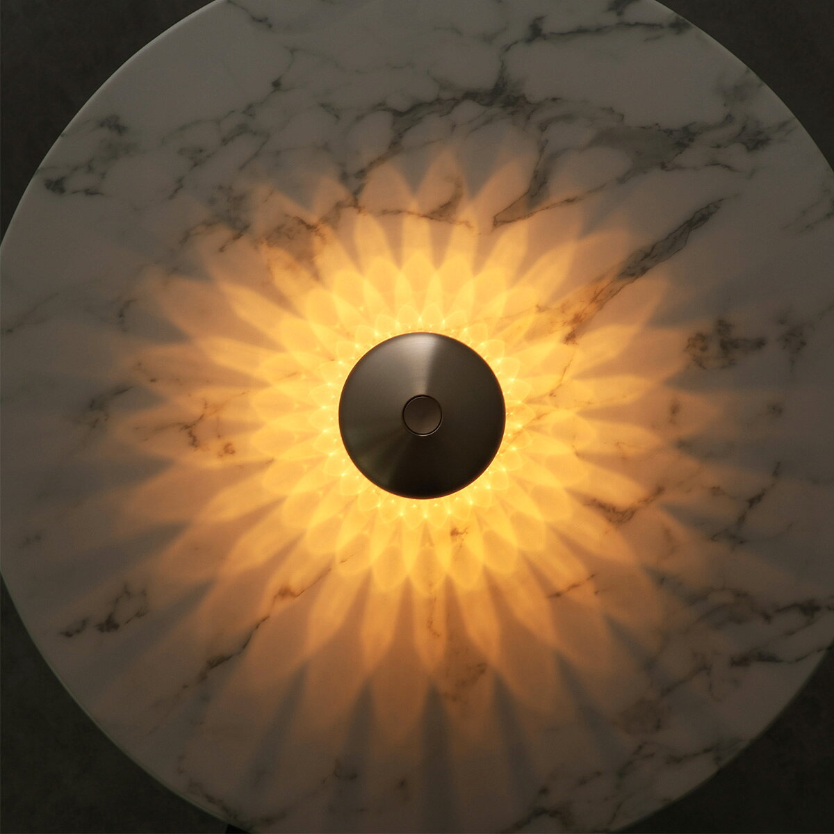 【最大2万円OFFクーポン対象・8/18限定】SAINT LOUIS サンルイ フォリア ミニポータブルランプ Folia Mini Portable Lamp 150CF500 メンズ レディース クリスタルガラス ベベルカット 照明 インテリア 150CF500 ゴールド auc-marks-run-10574784 インポートセレクトmusee サンプル画像3