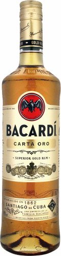 熟成感があり、まろやかな味わい。よりラムの味を生かしたい時に最適。●名称：スピリッツ●製造元：バカルディ●原産国：プエルトリコ●内容量：750●保存方法：直射日光を避けて保管ください。ラム カクテル酒類には、一部を除き「賞味期限」の設定はございません。開封後は、なるべくお早目にご賞味ください酒類には、一部を除き「賞味期限」の設定はございません。開封後は、なるべくお早目にご賞味ください酒類には、一部を除き「賞味期限」の設定はございません。開封後は、なるべくお早目にご賞味くださいバカルディ ゴールド 40% 750mlバカルディ(Bacardi)コウモリのマーク「バット・デバイス」をロゴに使用したスピリッツ、バカルディは、バーテンダーから絶大な信頼を得ている世界 No.1ラムです。創業当時から、他のラムと明らかに違っていたそのスムーズなフレーバーは、様々なカクテルに使用されてきました。キューバリブレ、ダイキリ、ピニャコラーダ、モヒートなどのトロピカルカクテルには欠かせないスピリッツであるだけでなく、近年ではミクソロジストたちによって様々なオリジナルカクテルに使用されています。BAT DEVICEバット・デバイスバカルディ社が創業後まもない 19世紀後半のキューバは、まだ文盲率が高かったため、一般の人に自社のラムを識別してもらうために、ドン・ファクンドは印象的なマーク（商標）を必要としていました。それを助けたのが彼の妻ドーニャ・アマリアで、彼女は蒸留所に入った時、垂木にフルーツコウモリが群生しているのに気づきました。芸術愛好家だった彼女は、キューバの絶滅した先住民タイノス族が、コウモリをすべての文化財産の所有者とみなしていたことを知っており、当時の人々もコウモリが健康、富、家族の団結などをもたらすものであると一般的に信じられていることも知っていたのです。ドン・ファクンドはこの「コウモリ」を自社の商標として採用し、その後人々に「ドン・ファクンドのラムはコウモリのラム」として広く知られるようになります。 ラム カクテル
