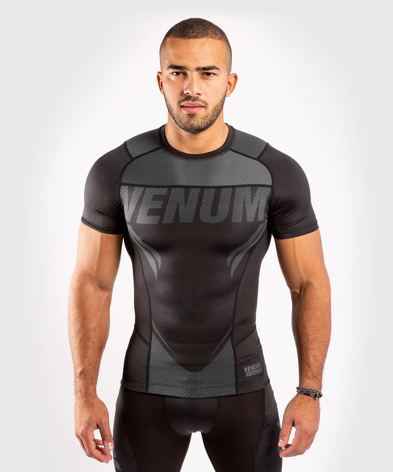 VENUM [ヴェヌム] ラッシュガード 半袖 ONE FC Impact ／ インパクト （黒/黒）　／　コンプレッションシャツ 吸水Tシャツ トレーニングウェア 練習着 Tシャツ 総合格闘技 ボクシング キックボクシング ブラジリアン柔術 MMA UFC ヴェナム ヴェノム ベヌム ベナム ベノム