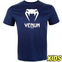 VENUMのキッズTシャツ「Classic」です。 素材：綿 100% 【サイズ】 8years : 135 10years: 140 12years: 145 12years: 150 （採寸サイズ） 8 ： 肩幅 約36cm 身幅 約40.5cm 着丈 約57cm 10：肩幅 約38.5cm 身幅 約43cm 着丈 約58.5cm 12：肩幅 約41cm 身幅 約46cm 着丈 約61cm