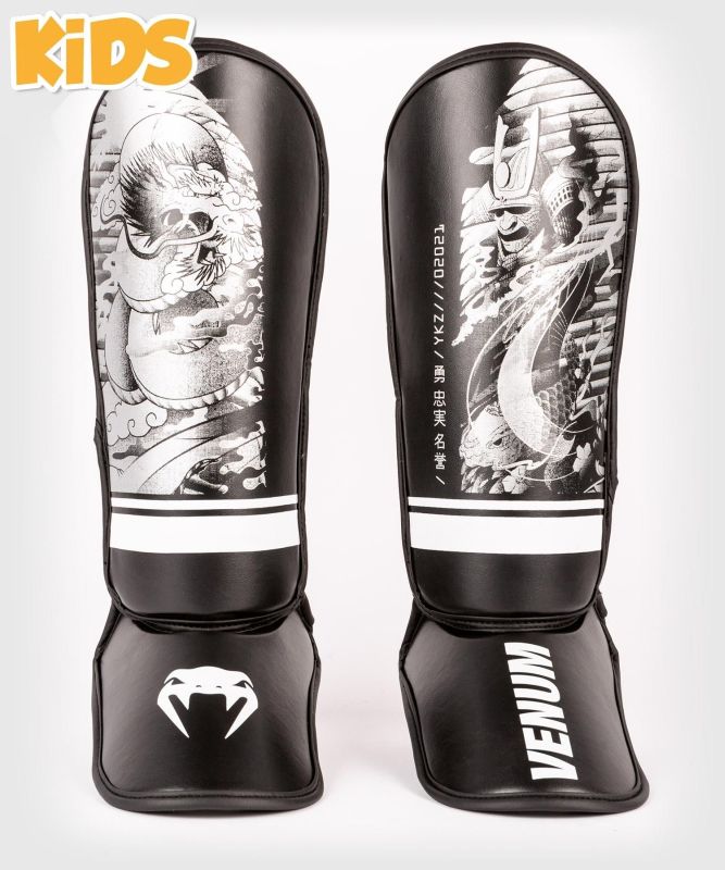 VENUM [ヴェヌム]　キッズ シンガード　YKZ21（黒/シルバー）／ Kids Shin Guards YKZ21 - Black/Silver　正規品 レガース すね当て すねあて すねガード すねパッド プロテクター 防具 衝撃緩和 衝撃吸収 打撃 子供用 ジュニア ユース KIDS JUNIOR 女子 男子