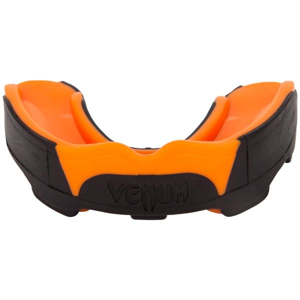 VENUM 　マウスガード　Predator - プレデター（黒/オレンジ）／ Mouthguard - Black/Orange（ケースつき）／ スポーツ用 マウスピース スポーツ 総合格闘技 ボクシング キックボクシング ブラジリアン柔術 MMA UFC ヴェナム ヴェノム ベヌム ベナム ベノム