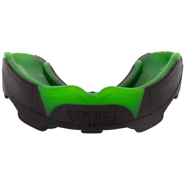 VENUM 　マウスガード　Predator - プレデター（黒/グリーン）／ Mouthguard - Black/Green（ケースつき）／ スポーツ用 マウスピース スポーツ 総合格闘技 ボクシング キックボクシング ブラジリアン柔術 MMA UFC ヴェナム ヴェノム ベナム ベノム メンズ