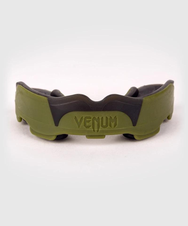 VENUM 　マウスガード　Predator - プレデター（カーキ/黒）／ Mouthguard - Khaki/Black（ケースつき）／ スポーツ用 マウスピース スポーツ 総合格闘技 ボクシング キックボクシング ブラジリアン柔術 MMA UFC ヴェナム ヴェノム ベヌム ベナム ベノム メンズ