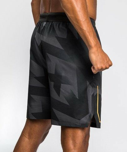 VENUM [ヴェヌム]　トレーニングショーツ　レザー（黒/ゴールド）／ Training Shorts Razor - Black/Gold ／　正規品 アクティブショーツ ショートパンツ ハーフパンツ フィットネスショーツ ジムウェア ボトムス ユニフォーム トレーニングウェア 練習着 試合 メンズ 2