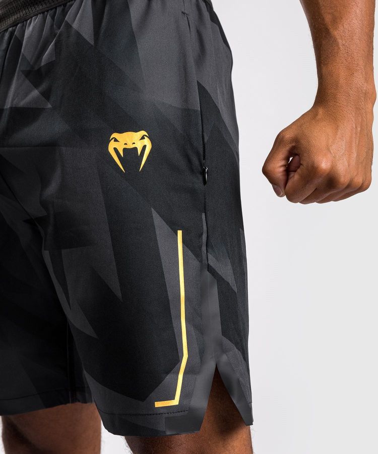 VENUM [ヴェヌム]　トレーニングショーツ　レザー（黒/ゴールド）／ Training Shorts Razor - Black/Gold ／　正規品 アクティブショーツ ショートパンツ ハーフパンツ フィットネスショーツ ジムウェア ボトムス ユニフォーム トレーニングウェア 練習着 試合 メンズ 3