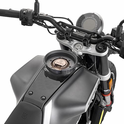 バイク タンクバッグ GIVI BF57 Tanklock用フランジ 固定キットハスクバーナ Svartpilen 125 / 401 21-