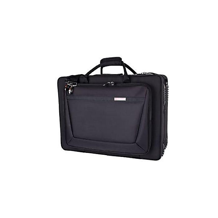 PROTEC(プロテック) / PB301F の事ならフレンズにご相談ください。 PROTEC(プロテック) / PB301F の特長！プロ、アマチュア問わず数多くのアーティストに愛用に愛...... PROTEC(プロテック) / PB301F のココが凄い！ PROTEC(プロテック) / PB301F のメーカー説明 プロ、アマチュア問わず数多くのアーティストに愛用に愛用されている PROTEC(プロテック)ケース。スタイリッシュなデザインが特徴的です。高い強度と優れた収納性を誇っており、用途に応じて豊富なデザインから適したケースを選択できます。 PROTEC(プロテック) / PB301F の仕様 ■トランペット＆フリューゲルホルン用ダブルケーストランペット、フリューゲルホルン各1本ずつ収納可能。軽量なセミハードケースです。■PROPACケースPROTECの代表的なシリーズの1つ。耐衝撃性・デザイン性に優れたセミハードケースです。外枠フレームには、軽量で耐久性のある木材で成形されたウッドシェルを採用しており、楽器をしっかりと保護します。また、ケースのナイロン生地には撥水加工がされています。■カラー：ブラックのみ■サイズ・内寸　フリューゲルホルン：長さ45.72cm、ベル径17.78cm、バルブ部分の幅26.67cm　トランペット：長さ48.895cm・外寸：53.34x39.37x20.32cm・フロントポケット寸法：41.9x30.5x3.8cmPROTEC(プロテック) / PB301F の事ならフレンズにご相談ください。 PROTEC(プロテック) / PB301F の特長！プロ、アマチュア問わず数多くのアーティストに愛用に愛...... PROTEC(プロテック) / PB301F のココが凄い！ PROTEC(プロテック) / PB301F のメーカー説明 プロ、アマチュア問わず数多くのアーティストに愛用に愛用されている PROTEC(プロテック)ケース。スタイリッシュなデザインが特徴的です。高い強度と優れた収納性を誇っており、用途に応じて豊富なデザインから適したケースを選択できます。 PROTEC(プロテック) / PB301F の仕様 ■トランペット＆フリューゲルホルン用ダブルケーストランペット、フリューゲルホルン各1本ずつ収納可能。軽量なセミハードケースです。■PROPACケースPROTECの代表的なシリーズの1つ。耐衝撃性・デザイン性に優れたセミハードケースです。外枠フレームには、軽量で耐久性のある木材で成形されたウッドシェルを採用しており、楽器をしっかりと保護します。また、ケースのナイロン生地には撥水加工がされています。■カラー：ブラックのみ■サイズ・内寸　フリューゲルホルン：長さ45.72cm、ベル径17.78cm、バルブ部分の幅26.67cm　トランペット：長さ48.895cm・外寸：53.34x39.37x20.32cm・フロントポケット寸法：41.9x30.5x3.8cm