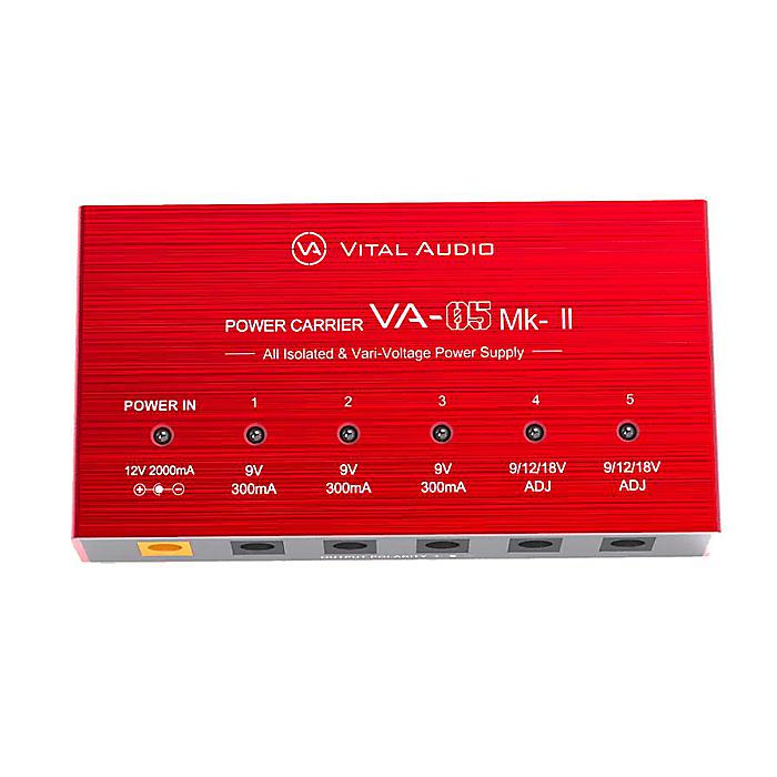 Vital Audio(バイタルオーディオ) / POWER CARRIER VA-05 MkIIの事ならフレンズにご相談ください。 Vital Audio(バイタルオーディオ) / POWER CARRIER VA-05 MkIIの特長！大人気パワーサプライPOWER CARRIER VA-05 がリファインされ、再登場！ Vital Audio(バイタルオーディオ) / POWER CARRIER VA-05 MkIIのココが凄い！前モデル VA-05 ADJ の小型／ 5 ポートという基本仕様はそのままに各ポートにトランスフォーマーを追加することでアイソレーションを強化、さらに保護回路の見直しにより過負荷時や発熱時の本体保護も強化！ Vital Audio(バイタルオーディオ) POWER CARRIER / VA-05 MkIIのメーカー説明 VITAL AUDIO の POWER CARRIER シリーズは、発売以来、高い性能、サイズ感、優れたコストパフォーマンスによって人気を博し、フラッグシップモデル VA-08 MkII は、 パワーサプライの定番となっています。また、そのコンパクトな設計でエフェクトボード内での省スペース化を実現した VA-05 ADJ は、VA-08 MkII と同じく定番モデルとなりましたが、このたび、さらに安定した電源供給を推し進めるべく、PCBA ボードをリファインし、新たに VA-05 MkII として生まれ変わることとなりました。VA-05 MkII は、前モデル VA-05 ADJ の小型／ 5 ポートという基本仕様はそのままに、各ポートにトランスフォーマーを追加することでアイソレーションを強化。さらに保護回路の見直しにより過負荷時や発熱時の本体保護も強化されています。少数のエフェクターへの電源供給はもちろん、大型ボードへの追加用電源としてもお選びいただけるモデルです。多くのギターリスト・ベーシストの足元を支える相棒となるはずです。【主な特徴】POWER CARRIER シリーズのVA-05 MkIIは、前モデルであるVA-05 ADJ を基にさらに保護回路の見直しを行しました。各ポートにトランスフォーマ Vital Audio(バイタルオーディオ) / POWER CARRIER VA-05 MkIIの仕様 インプット：12V 2000mAアウトプット：センターマイナス　・1 〜 3：9V 300mA　・4 〜 5：9V 500mA / 12V 375mA / 18V 250mA外形寸法：111.5(W) x 60(D) x 21.3(H) mm本体重量：134 g付属品：AC アダプター x 1 / DC ケーブル x 5Vital Audio(バイタルオーディオ) / POWER CARRIER VA-05 MkIIの事ならフレンズにご相談ください。 Vital Audio(バイタルオーディオ) / POWER CARRIER VA-05 MkIIの特長！大人気パワーサプライPOWER CARRIER VA-05 がリファインされ、再登場！ Vital Audio(バイタルオーディオ) / POWER CARRIER VA-05 MkIIのココが凄い！前モデル VA-05 ADJ の小型／ 5 ポートという基本仕様はそのままに各ポートにトランスフォーマーを追加することでアイソレーションを強化、さらに保護回路の見直しにより過負荷時や発熱時の本体保護も強化！ Vital Audio(バイタルオーディオ) POWER CARRIER / VA-05 MkIIのメーカー説明 VITAL AUDIO の POWER CARRIER シリーズは、発売以来、高い性能、サイズ感、優れたコストパフォーマンスによって人気を博し、フラッグシップモデル VA-08 MkII は、 パワーサプライの定番となっています。また、そのコンパクトな設計でエフェクトボード内での省スペース化を実現した VA-05 ADJ は、VA-08 MkII と同じく定番モデルとなりましたが、このたび、さらに安定した電源供給を推し進めるべく、PCBA ボードをリファインし、新たに VA-05 MkII として生まれ変わることとなりました。VA-05 MkII は、前モデル VA-05 ADJ の小型／ 5 ポートという基本仕様はそのままに、各ポートにトランスフォーマーを追加することでアイソレーションを強化。さらに保護回路の見直しにより過負荷時や発熱時の本体保護も強化されています。少数のエフェクターへの電源供給はもちろん、大型ボードへの追加用電源としてもお選びいただけるモデルです。多くのギターリスト・ベーシストの足元を支える相棒となるはずです。【主な特徴】POWER CARRIER シリーズのVA-05 MkIIは、前モデルであるVA-05 ADJ を基にさらに保護回路の見直しを行しました。各ポートにトランスフォーマ Vital Audio(バイタルオーディオ) / POWER CARRIER VA-05 MkIIの仕様 インプット：12V 2000mAアウトプット：センターマイナス　・1 〜 3：9V 300mA　・4 〜 5：9V 500mA / 12V 375mA / 18V 250mA外形寸法：111.5(W) x 60(D) x 21.3(H) mm本体重量：134 g付属品：AC アダプター x 1 / DC ケーブル x 5