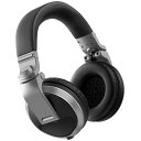 Pioneer(パイオニア) / DJ HEADPHONES HDJ-X5-S / PGEP-HDJ …の事ならフレンズにご相談ください。Pioneer(パイオニア) / DJ HEADPHONES HDJ-X5-S / PGEP-HDJ …セット商品一覧シルバーブラック Pioneer(パイオニア) / DJ HEADPHONES HDJ-X5-S / PGEP-HDJ …の特長！プロフェッショナルDJが求める高音質、高耐久性、高機能性を実現したオーバーイヤー型DJヘッドホン Pioneer(パイオニア) / DJ HEADPHONES HDJ-X5-S / PGEP-HDJ …のココが凄い！長時間の移動を考慮した可搬性!・DJに最適な音質を実現ボイスコイルにCCAW(銅被覆アルミニウム線)を採用した口径40mmの新開発ドライバーを搭載、磁気回路の適正化を図りました。きめ細かなノイズ対策や入念なチューニングを施したことにより、歪みのないクリアな音質とビートの取りやすさを両立しました。・高音質を追求した4芯構造ケーブルを採用ケーブルグランド線をLRそれぞれ独立した構造にすることで、従来モデルよりも左右のチャンネルセパレーションが改善され、空間再現性が向上しています。・高い遮音性と低域のレスポンス向上を実現するバスレフチャンバーハウジング上部にバスレフ方式のチャンバー(空気室)を搭載することで、高い遮音性と低域のレスポンス向上を実現しています。高い耐久性を求めるDJの要望に応えるために、従来よりも厳しい水準値の自社耐久試験に加え、アメリカ国防総省が制定したMIL規格 (MIL-STD-810G) ※に準拠した試験をクリアし高い耐久性を実現しました。HDJ-2000 以降、あらゆるDJモニタリングスタイルにフレキシブルに対応できるスイベル機構を継承しています。ストレス無くモニタリングできるフレキシブルヘッドバンドや、多くのモニタリングパターンの分析を元に、試作を重ねて設計したハウジング形状により、さまざまなモニタリングをスムースに行うことが可能です。ラインアップを通じて高い耐久性を持ちながらスタイリッシュなデザインを目指しました。お好みに合わせて選べるブラックとシルバーの2色を展開します。 全て新品。ケーブル・消耗品以外メーカー1年保証書付のでご安心してお買いもの頂けます。Pioneer(パイオニア) / DJ HEADPHONES HDJ-X5-S / PGEP-HDJ …の事ならフレンズにご相談ください。Pioneer(パイオニア) / DJ HEADPHONES HDJ-X5-S / PGEP-HDJ …セット商品一覧シルバーブラック Pioneer(パイオニア) / DJ HEADPHONES HDJ-X5-S / PGEP-HDJ …の特長！プロフェッショナルDJが求める高音質、高耐久性、高機能性を実現したオーバーイヤー型DJヘッドホン Pioneer(パイオニア) / DJ HEADPHONES HDJ-X5-S / PGEP-HDJ …のココが凄い！長時間の移動を考慮した可搬性!・DJに最適な音質を実現ボイスコイルにCCAW(銅被覆アルミニウム線)を採用した口径40mmの新開発ドライバーを搭載、磁気回路の適正化を図りました。きめ細かなノイズ対策や入念なチューニングを施したことにより、歪みのないクリアな音質とビートの取りやすさを両立しました。・高音質を追求した4芯構造ケーブルを採用ケーブルグランド線をLRそれぞれ独立した構造にすることで、従来モデルよりも左右のチャンネルセパレーションが改善され、空間再現性が向上しています。・高い遮音性と低域のレスポンス向上を実現するバスレフチャンバーハウジング上部にバスレフ方式のチャンバー(空気室)を搭載することで、高い遮音性と低域のレスポンス向上を実現しています。高い耐久性を求めるDJの要望に応えるために、従来よりも厳しい水準値の自社耐久試験に加え、アメリカ国防総省が制定したMIL規格 (MIL-STD-810G) ※に準拠した試験をクリアし高い耐久性を実現しました。HDJ-2000 以降、あらゆるDJモニタリングスタイルにフレキシブルに対応できるスイベル機構を継承しています。ストレス無くモニタリングできるフレキシブルヘッドバンドや、多くのモニタリングパターンの分析を元に、試作を重ねて設計したハウジング形状により、さまざまなモニタリングをスムースに行うことが可能です。ラインアップを通じて高い耐久性を持ちながらスタイリッシュなデザインを目指しました。お好みに合わせて選べるブラックとシルバーの2色を展開します。 全て新品。ケーブル・消耗品以外メーカー1年保証書付のでご安心してお買いもの頂けます。