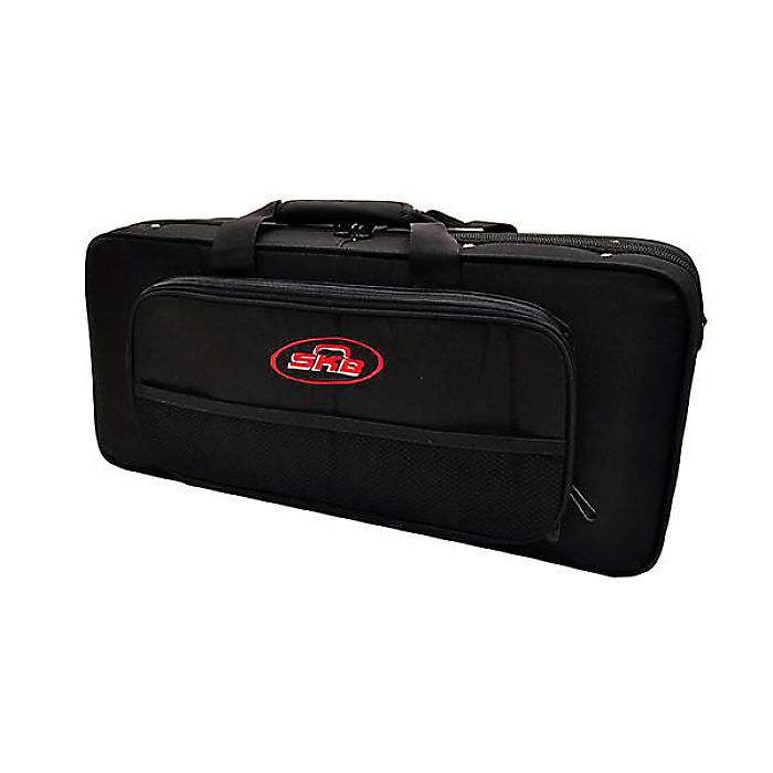 SKB(エスケービー) / SC330の事ならフレンズにご相談ください。 SKB(エスケービー) / SC330の特長！優れた品質と技術を提供するケースメーカーSKBのトラ...... SKB(エスケービー) / SC330のココが凄い！ SKB(エスケービー) / SC330のメーカー説明 優れた品質と技術を提供するケースメーカーSKBのトランペット用セミハードケース。内部のEPSフォームが楽器をしっかり保護します。ショルダーストラップ付属。 SKB(エスケービー) / SC330の仕様 ■トランペット用セミハードケース■ショルダーストラップ付※トランペット本体は含まれません。■寸法外装長さ：55.88cm外形幅：27.30cm外装高さ：17.78cm製品重量：1.84kg全長:49.53cmベルの直径:5.5インチ(13.97cm)ボディ幅：17.78cmSKB(エスケービー) / SC330の事ならフレンズにご相談ください。 SKB(エスケービー) / SC330の特長！優れた品質と技術を提供するケースメーカーSKBのトラ...... SKB(エスケービー) / SC330のココが凄い！ SKB(エスケービー) / SC330のメーカー説明 優れた品質と技術を提供するケースメーカーSKBのトランペット用セミハードケース。内部のEPSフォームが楽器をしっかり保護します。ショルダーストラップ付属。 SKB(エスケービー) / SC330の仕様 ■トランペット用セミハードケース■ショルダーストラップ付※トランペット本体は含まれません。■寸法外装長さ：55.88cm外形幅：27.30cm外装高さ：17.78cm製品重量：1.84kg全長:49.53cmベルの直径:5.5インチ(13.97cm)ボディ幅：17.78cm