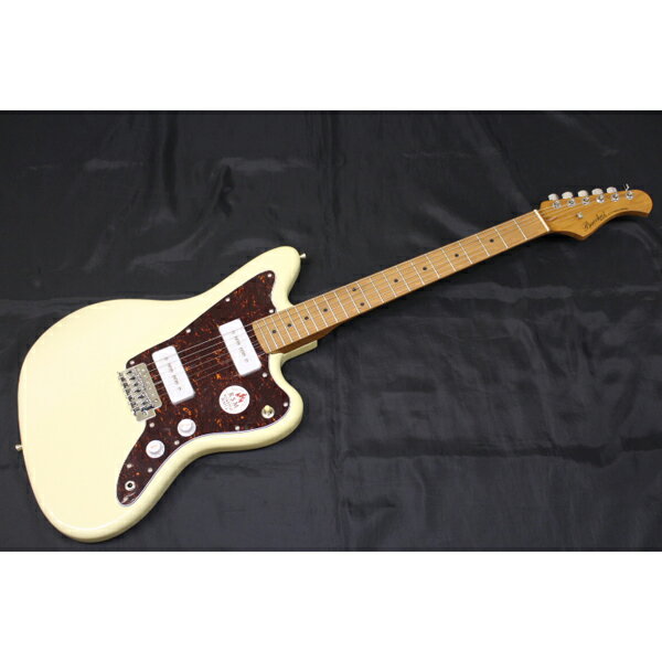 Bacchus(バッカス) / BJM-1-RSM/M OWHの事ならフレンズにご相談ください。Bacchus(バッカス) / BJM-1-RSM/M OWHセット商品一覧3TSBLKOWHCARDLPBPTL-SOBSFGSLPK Bacchus(バッカス) / BJM-1-RSM/M OWHの特長！RSMネックのジャズマスタイプ Bacchus(バッカス) / BJM-1-RSM/M OWHのココが凄い！ Bacchus(バッカス) / BJM-1-RSM/M OWHのメーカー説明 ●ROASTED MAPLE シリーズローステッドメイプルとはメイプルを高温で加熱処理して材の中の水分や油分を揮発させることにより剛性を高めた材。ネックに使用されるとその効果は安定性だけでなくサウンドにも及び、豊かな生鳴りと経年変化したビンテージのようなこなれたトーンを生み出します。●P-90タイプピックアップ搭載本機用に開発されたP-90タイプのピックアップ「Bacchus/BP-90」を2基搭載し、シングルコイルピックアップならではの歯切れの良さと、太くパワーのあるサウンドを併せもちます。ピックアップ裏面にはブラスプレートが付いており、ノイズが軽減されるような処理が施されております。●シンクロナイズドトレモロ採用ブリッジには6点支持のシンクロナイズドトレモロを採用し、弦落ち等が少なく一般的なJMタイプよりも扱いやすい仕様です。 Bacchus(バッカス) / BJM-1-RSM/M OWHの仕様 ■SPEC・Body：Hardwood・Neck：Roasted Maple・Fingerboard：Roasted Maple・Nut：ABS・Bridge：Synchronized Trem・Machineheads：Rotomatic Type・Fret：Nickel Silver・Pickups：Bacchus/BP-90・Controls：1Vol,1Tone,3way PU Selector・Scale：648mm(25.5inch)・Width at Nut：42.0mm・Fingerboard Radius：400R・Finish：Urethane・定価：￥42,000+税※細部の仕様とデザインは予告なく変更になる場合がございます。▲付属品ソフトケース、レンチ、保証書、アーム※掲載写真は最初に入荷した時、撮影したものを使用しております。お手元に届く個体とは杢目やシリアルが異なる場合が 登録の画像と販売商品と異なる場合がございます。予めご了承お願い致します。Bacchus(バッカス) / BJM-1-RSM/M OWHの事ならフレンズにご相談ください。 Bacchus(バッカス) / BJM-1-RSM/M OWHの特長！RSMネックのジャズマスタイプ Bacchus(バッカス) / BJM-1-RSM/M OWHのココが凄い！ Bacchus(バッカス) / BJM-1-RSM/M OWHのメーカー説明 ●ROASTED MAPLE シリーズローステッドメイプルとはメイプルを高温で加熱処理して材の中の水分や油分を揮発させることにより剛性を高めた材。ネックに使用されるとその効果は安定性だけでなくサウンドにも及び、豊かな生鳴りと経年変化したビンテージのようなこなれたトーンを生み出します。●P-90タイプピックアップ搭載本機用に開発されたP-90タイプのピックアップ「Bacchus/BP-90」を2基搭載し、シングルコイルピックアップならではの歯切れの良さと、太くパワーのあるサウンドを併せもちます。ピックアップ裏面にはブラスプレートが付いており、ノイズが軽減されるような処理が施されております。●シンクロナイズドトレモロ採用ブリッジには6点支持のシンクロナイズドトレモロを採用し、弦落ち等が少なく一般的なJMタイプよりも扱いやすい仕様です。 Bacchus(バッカス) / BJM-1-RSM/M OWHの仕様 ■SPEC・Body：Hardwood・Neck：Roasted Maple・Fingerboard：Roasted Maple・Nut：ABS・Bridge：Synchronized Trem・Machineheads：Rotomatic Type・Fret：Nickel Silver・Pickups：Bacchus/BP-90・Controls：1Vol,1Tone,3way PU Selector・Scale：648mm(25.5inch)・Width at Nut：42.0mm・Fingerboard Radius：400R・Finish：Urethane・定価：￥42,000+税※細部の仕様とデザインは予告なく変更になる場合がございます。▲付属品ソフトケース、レンチ、保証書、アーム※掲載写真は最初に入荷した時、撮影したものを使用しております。お手元に届く個体とは杢目やシリアルが異なる場合が