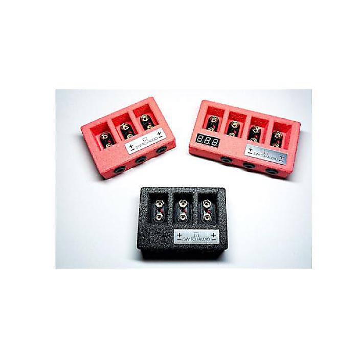 Switch Audio(スイッチオーディオ) / Battery Supplyの事ならフレンズにご相談ください。 Switch Audio(スイッチオーディオ) / Battery Supplyの特長！9V電池を使用したパワーサプライです。11出力端子と...... Switch Audio(スイッチオーディオ) / Battery Supplyのココが凄い！ Switch Audio(スイッチオーディオ) / Battery Supplyのメーカー説明 9V電池を使用したパワーサプライです。出力端子と電池は1対1で互いに絶縁されているので不要なノイズの心配もありません。本商品には電池とDCケーブルは含まれませんので、ご自身でご用意ください。(筐体から製作しているため、若干他のカラーが混ざり込んだり、仕上がりが荒い場合がありますのでご了承ください)Size 80 x 55 x 23■ブラックSwitch Audio(スイッチオーディオ) / Battery Supplyの事ならフレンズにご相談ください。 Switch Audio(スイッチオーディオ) / Battery Supplyの特長！9V電池を使用したパワーサプライです。11出力端子と...... Switch Audio(スイッチオーディオ) / Battery Supplyのココが凄い！ Switch Audio(スイッチオーディオ) / Battery Supplyのメーカー説明 9V電池を使用したパワーサプライです。出力端子と電池は1対1で互いに絶縁されているので不要なノイズの心配もありません。本商品には電池とDCケーブルは含まれませんので、ご自身でご用意ください。(筐体から製作しているため、若干他のカラーが混ざり込んだり、仕上がりが荒い場合がありますのでご了承ください)Size 80 x 55 x 23■ブラック