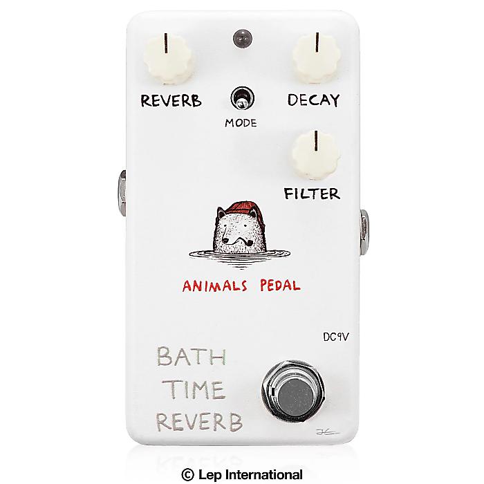 Animals Pedal(アニマルズペダル) / BATH TIME REVERBの事ならフレンズにご相談ください。 Animals Pedal(アニマルズペダル) / BATH TIME REVERBの特長！ギターのトーンに彩りと奥行きを加える、スタンダードなリバーブエフェクトペダル Animals Pedal(アニマルズペダル) / BATH TIME REVERBのココが凄い！【Animals Pedal】足元に置かれるペダルにもとことんこだわりたい。Animals Pedalは、スタンダード、かつ本格的なエフェクターを制作しています。シンプルな操作と分かりやすい効果で、初めてのエフェクターとしても安心してお使いいただけます。 Animals Pedal(アニマルズペダル) / BATH TIME REVERBのメーカー説明 Animals Pedal BATH TIME REVERBは、ギターのトーンに彩りと奥行きを加える、スタンダードなリバーブエフェクトペダルです。2種類のリバーブサウンドを選択し、好みや楽曲に合わせて設定することができます。新しくなったBATH TIME REVERBは従来よりも電池交換を容易にしながら、より手前にフットスイッチを配置して演奏性を高めました。また、Animals Pedalならではの美しいペダルデザインをさらにより美しく載せることができるようになりました。サウンドや機能面では大きな違いはありませんが、音色全体のレンジが広げられ、より多くのアンプやギターで最高のサウンドが作れるように微調整されました。コントロールに新たにFILTERを加え、リバーブの選択が2モードとなり、わかりやすくなっています。REVERBノブでドライ（原音）とウェット（エフェクト音）のバランスを調整します。このノブを時計回りに回すほどウェットが強くなり、バスルームの中のような音になります。最大に設定すると、小さなアタックから音が一気に広がり、 Animals Pedal(アニマルズペダル) / BATH TIME REVERBの仕様 消費電流：140mAインプットインピーダンス：500k ohmアウトプットインピーダンス：10k ohm※最初に電源を入れてから内部デジタルチップが安定して駆動するまで数秒程度かかります。その間は音色が安定しない場合がございますので、アダプター接続後数秒はバイパス状態で待機してください。 サイズ(WxDxH)：64 x 112 x 50mm (突起含む)重量：382g 全て新品。ケーブル・消耗品以外メーカー1年保証書付のでご安心してお買いもの頂けます。Animals Pedal(アニマルズペダル) / BATH TIME REVERBの事ならフレンズにご相談ください。 Animals Pedal(アニマルズペダル) / BATH TIME REVERBの特長！ギターのトーンに彩りと奥行きを加える、スタンダードなリバーブエフェクトペダル Animals Pedal(アニマルズペダル) / BATH TIME REVERBのココが凄い！【Animals Pedal】足元に置かれるペダルにもとことんこだわりたい。Animals Pedalは、スタンダード、かつ本格的なエフェクターを制作しています。シンプルな操作と分かりやすい効果で、初めてのエフェクターとしても安心してお使いいただけます。 Animals Pedal(アニマルズペダル) / BATH TIME REVERBのメーカー説明 Animals Pedal BATH TIME REVERBは、ギターのトーンに彩りと奥行きを加える、スタンダードなリバーブエフェクトペダルです。2種類のリバーブサウンドを選択し、好みや楽曲に合わせて設定することができます。新しくなったBATH TIME REVERBは従来よりも電池交換を容易にしながら、より手前にフットスイッチを配置して演奏性を高めました。また、Animals Pedalならではの美しいペダルデザインをさらにより美しく載せることができるようになりました。サウンドや機能面では大きな違いはありませんが、音色全体のレンジが広げられ、より多くのアンプやギターで最高のサウンドが作れるように微調整されました。コントロールに新たにFILTERを加え、リバーブの選択が2モードとなり、わかりやすくなっています。REVERBノブでドライ（原音）とウェット（エフェクト音）のバランスを調整します。このノブを時計回りに回すほどウェットが強くなり、バスルームの中のような音になります。最大に設定すると、小さなアタックから音が一気に広がり、まるでストリングスのような美しい音色を作ることができます。DECAYノブで、リバーブの残響の伸びる時間を設定します。短く設定すれば小さめの空間での軽い残響に、長く設定すれば大聖堂、さらに宇宙 Animals Pedal(アニマルズペダル) / BATH TIME REVERBの仕様 消費電流：140mAインプットインピーダンス：500k ohmアウトプットインピーダンス：10k ohm※最初に電源を入れてから内部デジタルチップが安定して駆動するまで数秒程度かかります。その間は音色が安定しない場合がございますので、アダプター接続後数秒はバイパス状態で待機してください。 サイズ(WxDxH)：64 x 112 x 50mm (突起含む)重量：382g 全て新品。ケーブル・消耗品以外メーカー1年保証書付のでご安心してお買いもの頂けます。