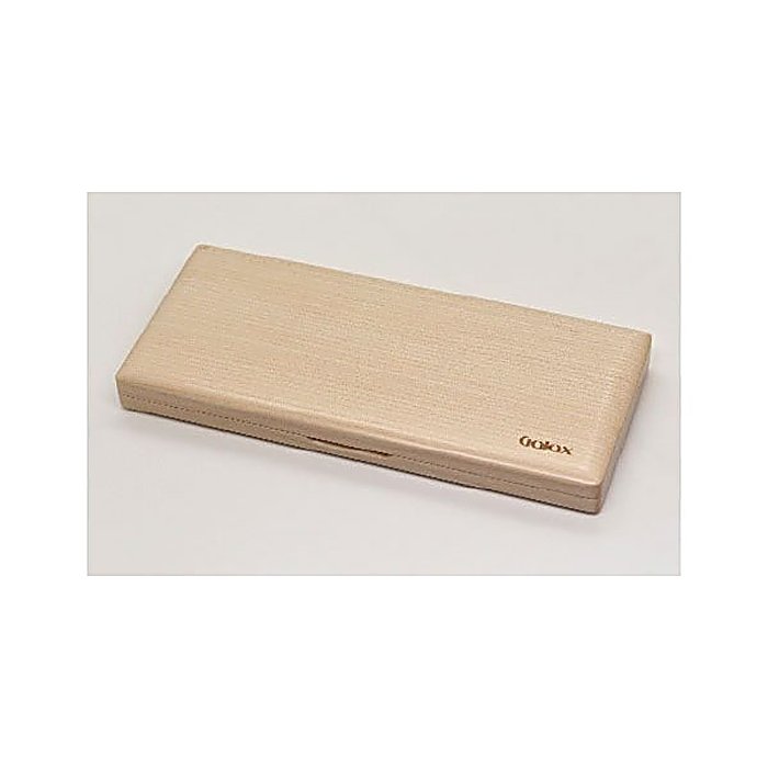 GALAX ( ギャラックス )(ギャラックス) / GC-NL リードケース Bbクラリネット・アルトサックス兼用の事ならフレンズにご相談ください。 GALAX ( ギャラックス )(ギャラックス) / GC-NL リードケース Bbクラリネット・アルトサックス兼用の特長！GALAX GC-NL リードケース Bbクラリネット・アルトサックス兼用 リードケース GALAX ( ギャラックス )(ギャラックス) / GC-NL リードケース Bbクラリネット・アルトサックス兼用のココが凄い！メイプル材を用いた木製のリードケース。Bbクラリネットとアルトサックスの両方に対応しており、天然木の質感を活かしたナチュラルな仕上がりが特徴です。 GALAX ( ギャラックス )(ギャラックス) / GC-NL リードケース Bbクラリネット・アルトサックス兼用のメーカー説明 GALAX GC-NL リードケース Bbクラリネット・アルトサックス兼用ギャラックス ジーシー エヌエル リードケースGALAXが手がけた木製のリードケースです。メイプル材のナチュラル仕上げにより、天然木の温かみのある表情をお楽しみいただけます。木目の違いも含め、一点ごとの個性があります。●主な特徴・メイプル材を使用したナチュラル仕上げ・リード収納部に厚みのあるアクリル板を採用・軽量設計・リードの反り防止に配慮・マグネット式で開閉がスムーズ【GALAX】木材を活かした楽器関連用品を製造・販売するメーカーです。 GALAX ( ギャラックス )(ギャラックス) / GC-NL リードケース Bbクラリネット・アルトサックス兼用の仕様 種類：リードケース対応機種：Bbクラリネット、アルトサックス材質：メイプル材（ケース）、アクリル板（リード収納部）仕上げ：ナチュラル開閉方式：マグネット式GALAX ( ギャラックス )(ギャラックス) / GC-NL リードケース Bbクラリネット・アルトサックス兼用の事ならフレンズにご相談ください。 GALAX ( ギャラックス )(ギャラックス) / GC-NL リードケース Bbクラリネット・アルトサックス兼用の特長！GALAX GC-NL リードケース Bbクラリネット・アルトサックス兼用 リードケース GALAX ( ギャラックス )(ギャラックス) / GC-NL リードケース Bbクラリネット・アルトサックス兼用のココが凄い！メイプル材を用いた木製のリードケース。Bbクラリネットとアルトサックスの両方に対応しており、天然木の質感を活かしたナチュラルな仕上がりが特徴です。 GALAX ( ギャラックス )(ギャラックス) / GC-NL リードケース Bbクラリネット・アルトサックス兼用のメーカー説明 GALAX GC-NL リードケース Bbクラリネット・アルトサックス兼用ギャラックス ジーシー エヌエル リードケースGALAXが手がけた木製のリードケースです。メイプル材のナチュラル仕上げにより、天然木の温かみのある表情をお楽しみいただけます。木目の違いも含め、一点ごとの個性があります。●主な特徴・メイプル材を使用したナチュラル仕上げ・リード収納部に厚みのあるアクリル板を採用・軽量設計・リードの反り防止に配慮・マグネット式で開閉がスムーズ【GALAX】木材を活かした楽器関連用品を製造・販売するメーカーです。 GALAX ( ギャラックス )(ギャラックス) / GC-NL リードケース Bbクラリネット・アルトサックス兼用の仕様 種類：リードケース対応機種：Bbクラリネット、アルトサックス材質：メイプル材（ケース）、アクリル板（リード収納部）仕上げ：ナチュラル開閉方式：マグネット式