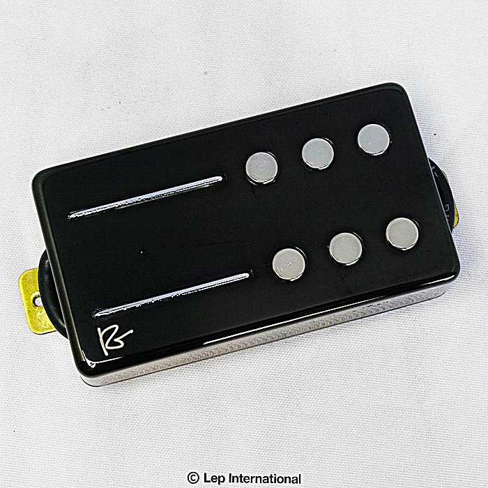 Railhammer Pickups(レールハンマーピックアップス) / Reeves Gabrels Black Bridgeの事ならフレンズにご相談ください。 Railhammer Pickups(レールハンマーピックアップス) / Reeves Gabrels Black Bridgeの特長！Railhammer Reeves Gabrels Railhammer Pickups(レールハンマーピックアップス) / Reeves Gabrels Black Bridgeのココが凄い！The Cureのギタリスト、リーブス・ガブレルズのシグネチャーピックアップ。Railhammer独自のレール＆ポールピース構造により、ワウンド弦のタイトさとプレーン弦のファット感を両立。高出力でミッドレンジを強調し、ヘヴィロックからリードプレイまで対応。中位の高価格帯で、高精度なトーンバランスを求める奏者向け。 Railhammer Pickups(レールハンマーピックアップス) / Reeves Gabrels Black Bridgeのメーカー説明 ※ こちらの商品は 単品 / ブリッジ側 です。※ セット商品ではありませんのでご注意ください。Railhammer Pickups / Reeves Gabrels Black Bridgeレールハンマー ピックアップス / リーブス ガブレルズ シグネチャー ブラック ブリッジリーブス・ガブレルズ・シグネチャー・モデル！2012年からThe Cureのギタリストとして活躍するリーブス・ガブレルズと共に開発されたピックアップです。デヴィッド・ボウイを中心に結成されたTin Machineのメンバーでもあり、80年代末から2000年代にかけてはデヴィッド・ボウイの専属サポートギタリストとしても活躍したリーブス・ガブレルズのUKロックサウンドを作るハムバッカーピックアップです。ブリッジ（リア）ピックアップは、Railhammer Alnico Grandeピックアップをベースに出力を高め、ミッドレンジを強調してサステインを伸ばしました。ヘヴィロックやシュレッド、そして伸びやかなリードまでをカバーしながら、ギターのボリュームでクリーンまですぐに戻すことができる柔軟性も備 Railhammer Pickups(レールハンマーピックアップス) / Reeves Gabrels Black Bridgeの仕様 型番：RG-BK（ブリッジ側）インピーダンス：16.0 Ohmsワイヤゲージ：43マグネット：Alnico 5マウント：スタンダードハムバッカーサイズピックアップタイプ：ハムバッカー（レール＆ポールピース構造）対応：任意のネックハムバッカー/HUMCUTTERシリーズと組み合わせ可能 全て新品。ケーブル・消耗品以外メーカー1年保証書付のでご安心してお買いもの頂けます。Railhammer Pickups(レールハンマーピックアップス) / Reeves Gabrels Black Bridgeの事ならフレンズにご相談ください。 Railhammer Pickups(レールハンマーピックアップス) / Reeves Gabrels Black Bridgeの特長！Railhammer Reeves Gabrels Railhammer Pickups(レールハンマーピックアップス) / Reeves Gabrels Black Bridgeのココが凄い！The Cureのギタリスト、リーブス・ガブレルズのシグネチャーピックアップ。Railhammer独自のレール＆ポールピース構造により、ワウンド弦のタイトさとプレーン弦のファット感を両立。高出力でミッドレンジを強調し、ヘヴィロックからリードプレイまで対応。中位の高価格帯で、高精度なトーンバランスを求める奏者向け。 Railhammer Pickups(レールハンマーピックアップス) / Reeves Gabrels Black Bridgeのメーカー説明 ※ こちらの商品は 単品 / ブリッジ側 です。※ セット商品ではありませんのでご注意ください。Railhammer Pickups / Reeves Gabrels Black Bridgeレールハンマー ピックアップス / リーブス ガブレルズ シグネチャー ブラック ブリッジリーブス・ガブレルズ・シグネチャー・モデル！2012年からThe Cureのギタリストとして活躍するリーブス・ガブレルズと共に開発されたピックアップです。デヴィッド・ボウイを中心に結成されたTin Machineのメンバーでもあり、80年代末から2000年代にかけてはデヴィッド・ボウイの専属サポートギタリストとしても活躍したリーブス・ガブレルズのUKロックサウンドを作るハムバッカーピックアップです。ブリッジ（リア）ピックアップは、Railhammer Alnico Grandeピックアップをベースに出力を高め、ミッドレンジを強調してサステインを伸ばしました。ヘヴィロックやシュレッド、そして伸びやかなリードまでをカバーしながら、ギターのボリュームでクリーンまですぐに戻すことができる柔軟性も備えたピックアップです。ネック（フロント）ピックアップはRailhammer Hyper Vintageピックアップをベースに少しだけ出力を上げ、音を少し厚くしました。ジャズからハイゲインなロックまで、 Railhammer Pickups(レールハンマーピックアップス) / Reeves Gabrels Black Bridgeの仕様 型番：RG-BK（ブリッジ側）インピーダンス：16.0 Ohmsワイヤゲージ：43マグネット：Alnico 5マウント：スタンダードハムバッカーサイズピックアップタイプ：ハムバッカー（レール＆ポールピース構造）対応：任意のネックハムバッカー/HUMCUTTERシリーズと組み合わせ可能 全て新品。ケーブル・消耗品以外メーカー1年保証書付のでご安心してお買いもの頂けます。
