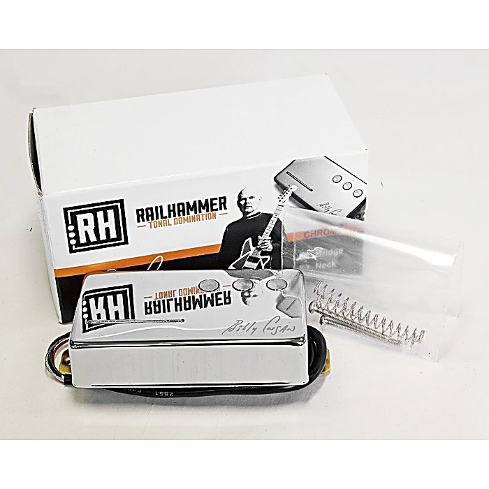 Railhammer Pickups(レールハンマーピックアップス) / Billy Corgan Signature Chrome Bridgeの事ならフレンズにご相談ください。 Railhammer Pickups(レールハンマーピックアップス) / Billy Corgan Signature Chrome Bridgeの特長！Railhammer Billy Corgan Railhammer Pickups(レールハンマーピックアップス) / Billy Corgan Signature Chrome Bridgeのココが凄い！Smashing PumpkinsのビリーコーガンとRailhammer Pickupsのコラボモデル。ハムバッカーの低ノイズさとP-90の明瞭さを両立させ、独特のミッドレンジ強調でビリーコーガンが「サバスノート」と呼ぶトーンを実現。高価格帯ながら、特許出願中の独自設計で明瞭度とトーンバランスに定評あり。ダウンチューニングにも対応する汎用性を備えている。 Railhammer Pickups(レールハンマーピックアップス) / Billy Corgan Signature Chrome Bridgeのメーカー説明 ※ こちらの商品は 単品 / ブリッジ側 です。※ セット商品ではありませんのでご注意ください。Railhammer Pickups / Billy Corgan Signature Chrome Bridgeレールハンマーピックアップス / ビリーコーガンシグネチャークロームブリッジビリー・コーガン・シグネチャー・モデル！Smashing Pumpkinsのビリー・コーガンとのコラボレーションにより開発された、Railhammer Pickups Billy Corgan Signatureピックアップは、Reverend Billy Corgan Signatureギターにも搭載されます。ネック（フロント）バージョンはクラシックヴィンテージP-90のアウトプットとトーンからスタートしました。その音色を基本に、トレブルを少し強調し、オープンなトレブルの響きと明瞭さを加えました。ブリッジ（リア）バージョンはハムバッカーのローノイズさ、音の太さとP-90ピックアップの明瞭さを同時に味わうこ Railhammer Pickups(レールハンマーピックアップス) / Billy Corgan Signature Chrome Bridgeの仕様 型番：BC-B出力：13.0 K Ohmsワイヤーゲージ：44マグネット：セラミックピックアップタイプ：ブリッジ（リア）用対応：標準ハムバッカーサイズ設計：Joe Naylor（Reverend Guitars創設者） 全て新品。ケーブル・消耗品以外メーカー1年保証書付のでご安心してお買いもの頂けます。Railhammer Pickups(レールハンマーピックアップス) / Billy Corgan Signature Chrome Bridgeの事ならフレンズにご相談ください。 Railhammer Pickups(レールハンマーピックアップス) / Billy Corgan Signature Chrome Bridgeの特長！Railhammer Billy Corgan Railhammer Pickups(レールハンマーピックアップス) / Billy Corgan Signature Chrome Bridgeのココが凄い！Smashing PumpkinsのビリーコーガンとRailhammer Pickupsのコラボモデル。ハムバッカーの低ノイズさとP-90の明瞭さを両立させ、独特のミッドレンジ強調でビリーコーガンが「サバスノート」と呼ぶトーンを実現。高価格帯ながら、特許出願中の独自設計で明瞭度とトーンバランスに定評あり。ダウンチューニングにも対応する汎用性を備えている。 Railhammer Pickups(レールハンマーピックアップス) / Billy Corgan Signature Chrome Bridgeのメーカー説明 ※ こちらの商品は 単品 / ブリッジ側 です。※ セット商品ではありませんのでご注意ください。Railhammer Pickups / Billy Corgan Signature Chrome Bridgeレールハンマーピックアップス / ビリーコーガンシグネチャークロームブリッジビリー・コーガン・シグネチャー・モデル！Smashing Pumpkinsのビリー・コーガンとのコラボレーションにより開発された、Railhammer Pickups Billy Corgan Signatureピックアップは、Reverend Billy Corgan Signatureギターにも搭載されます。ネック（フロント）バージョンはクラシックヴィンテージP-90のアウトプットとトーンからスタートしました。その音色を基本に、トレブルを少し強調し、オープンなトレブルの響きと明瞭さを加えました。ブリッジ（リア）バージョンはハムバッカーのローノイズさ、音の太さとP-90ピックアップの明瞭さを同時に味わうことのできるピックアップです。ミッドレンジをマイルドに強調するユニークなEQは、半止めワウを思わせるようなトーンを作ります。（ビリー・コーガンは「サバスノート」と呼んでいます。）ネッ Railhammer Pickups(レールハンマーピックアップス) / Billy Corgan Signature Chrome Bridgeの仕様 型番：BC-B出力：13.0 K Ohmsワイヤーゲージ：44マグネット：セラミックピックアップタイプ：ブリッジ（リア）用対応：標準ハムバッカーサイズ設計：Joe Naylor（Reverend Guitars創設者） 全て新品。ケーブル・消耗品以外メーカー1年保証書付のでご安心してお買いもの頂けます。