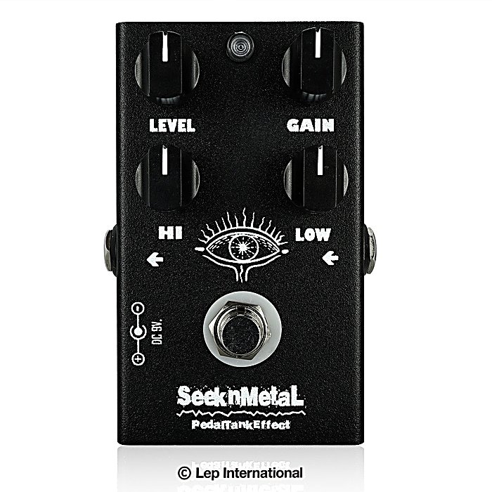 Pedal Tank(ペダルタンク) / SeeknMetalの事ならフレンズにご相談ください。 Pedal Tank(ペダルタンク) / SeeknMetalの特長！Pedal Tank SeeknMetal メタルディスト Pedal Tank(ペダルタンク) / SeeknMetalのココが凄い！ロック～メタルジャンル向けのコンパクトディストーション。FETゲインステージとMOSFETディストーションを直列接続し、真空管アンプのトーンをシミュレート。敢えてMidを搭載しないことでナチュラルなミッドレンジを保ちながら、HI/LOWコントロールで幅広い音色調整が可能。18,000円台の手頃な価格帯で、ターゲットジャンルに特化した機能性を備えている。 Pedal Tank(ペダルタンク) / SeeknMetalのメーカー説明 種類：ディストーションアダプター：9Vセンターマイナス電池駆動：9V電池コントロール：LEVEL、GAIN、HI、LOWPedalTank SeeknMetalペダルタンク / シークンメタルPedalTank SeeknMetalはコンパクトなメタルディストーションペダルです。ハイゲイン真空管アンプのトーンをシミュレートすることのできるペダルで、ロックからメタルスタイルのトーンだけのために作られています。HI/LOコントロールにより音色を幅広くコントロールすることができます。あえてMidを搭載しないことでナチュラルなミッドレンジのまま、音色のバランスを調整することができます。直列に接続されたFETゲインステージとMOSFETディストーションにより、真空管ならではのサウンドに迫ります。●コントロールLEVEL：音量を調整します。GAIN：歪みの強さを調整します。HI：高域を調整します。LOW：低域を調整します Pedal Tank(ペダルタンク) / SeeknMetalの仕様 種類：ディストーション電源：DC9Vアダプタ(センターマイナス)、9V電池消費電流：10mAコントロール：LEVEL、GAIN、HI、LOWワイヤリング：トゥルーバイパス 全て新品。ケーブル・消耗品以外メーカー1年保証書付のでご安心してお買いもの頂けます。Pedal Tank(ペダルタンク) / SeeknMetalの事ならフレンズにご相談ください。 Pedal Tank(ペダルタンク) / SeeknMetalの特長！Pedal Tank SeeknMetal メタルディスト Pedal Tank(ペダルタンク) / SeeknMetalのココが凄い！ロック～メタルジャンル向けのコンパクトディストーション。FETゲインステージとMOSFETディストーションを直列接続し、真空管アンプのトーンをシミュレート。敢えてMidを搭載しないことでナチュラルなミッドレンジを保ちながら、HI/LOWコントロールで幅広い音色調整が可能。18,000円台の手頃な価格帯で、ターゲットジャンルに特化した機能性を備えている。 Pedal Tank(ペダルタンク) / SeeknMetalのメーカー説明 種類：ディストーションアダプター：9Vセンターマイナス電池駆動：9V電池コントロール：LEVEL、GAIN、HI、LOWPedalTank SeeknMetalペダルタンク / シークンメタルPedalTank SeeknMetalはコンパクトなメタルディストーションペダルです。ハイゲイン真空管アンプのトーンをシミュレートすることのできるペダルで、ロックからメタルスタイルのトーンだけのために作られています。HI/LOコントロールにより音色を幅広くコントロールすることができます。あえてMidを搭載しないことでナチュラルなミッドレンジのまま、音色のバランスを調整することができます。直列に接続されたFETゲインステージとMOSFETディストーションにより、真空管ならではのサウンドに迫ります。●コントロールLEVEL：音量を調整します。GAIN：歪みの強さを調整します。HI：高域を調整します。LOW：低域を調整します。※HIとLOWを調整することで相対的にミッドレンジのバランスも調整できます。●スペック電源：スタンダードなセンターマイナスDC9Vアダプタ、または9V電池で駆 Pedal Tank(ペダルタンク) / SeeknMetalの仕様 種類：ディストーション電源：DC9Vアダプタ(センターマイナス)、9V電池消費電流：10mAコントロール：LEVEL、GAIN、HI、LOWワイヤリング：トゥルーバイパス 全て新品。ケーブル・消耗品以外メーカー1年保証書付のでご安心してお買いもの頂けます。