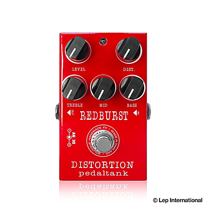 Pedal Tank(ペダルタンク) / Red Burstの事ならフレンズにご相談ください。 Pedal Tank(ペダルタンク) / Red Burstの特長！Pedal Tank Red Burst エフェクトペダル Pedal Tank(ペダルタンク) / Red Burstのココが凄い！Pedal Tankのハイゲイン系ディストーションペダル。5150やレクチフィアーなどモダンハイゲインアンプのサウンドをペダルに凝縮。3バンドEQで音色調整が可能。ハンドワイアード製造でありながら手頃な価格帯が特徴。ギターのボリュームやプレイングダイナミクスへのレスポンスにも対応。メタル系プレイヤーから幅広いジャンルのプレイヤーまで対応できる仕様。 Pedal Tank(ペダルタンク) / Red Burstのメーカー説明 Pedal Tank / Red Burstペダルタンク / レッドバーストPedal Tankは、タイ、バンコクで様々なエフェクトペダルを制作しています。代表のSongpol Teeramanud氏は、タイで電子工学を学びながらギタープレイヤーとして活躍し、サウンドと機能の両面をマスターし、2008年にPedal Tankを設立しました。そして今では、全世界の楽器店で取扱われ、世界中のプレイヤーを魅了しています。Pedal Tankのエフェクターは、伝統的でスタンダードな機能に、プレイヤーの視点に基づいたPedal Tankならではの発想を融合させたことで、誰にでも扱いやすく、使いやすいモデルに仕上がっています。そして、最大の特徴は全てのモデルがハンドワイアードで制作されていながら、他に類を見ない圧倒的にリーズナブルな価格を実現していることです。全てのプレイヤーが望む「高品質」「使いやすさ」「手頃な価格」が全てそろったエフェクターです！Pedal Tank RED BURST Distortionは、5150やレクチフィアー等の重たく分厚いモダンハイゲインアンプの持つ壮大な歪みを1つ Pedal Tank(ペダルタンク) / Red Burstの仕様 供給電圧：9-12VDC消費電流：17mA電源：9V電池またはセンターマイナス9VDCアダプタースイッチング：トゥルーバイパス（メカニカルスイッチ）コントロール：LEVEL、DIST.、MID、TREBLE、BASSEQ：3バンドEQ 全て新品。ケーブル・消耗品以外メーカー1年保証書付のでご安心してお買いもの頂けます。Pedal Tank(ペダルタンク) / Red Burstの事ならフレンズにご相談ください。 Pedal Tank(ペダルタンク) / Red Burstの特長！Pedal Tank Red Burst エフェクトペダル Pedal Tank(ペダルタンク) / Red Burstのココが凄い！Pedal Tankのハイゲイン系ディストーションペダル。5150やレクチフィアーなどモダンハイゲインアンプのサウンドをペダルに凝縮。3バンドEQで音色調整が可能。ハンドワイアード製造でありながら手頃な価格帯が特徴。ギターのボリュームやプレイングダイナミクスへのレスポンスにも対応。メタル系プレイヤーから幅広いジャンルのプレイヤーまで対応できる仕様。 Pedal Tank(ペダルタンク) / Red Burstのメーカー説明 Pedal Tank / Red Burstペダルタンク / レッドバーストPedal Tankは、タイ、バンコクで様々なエフェクトペダルを制作しています。代表のSongpol Teeramanud氏は、タイで電子工学を学びながらギタープレイヤーとして活躍し、サウンドと機能の両面をマスターし、2008年にPedal Tankを設立しました。そして今では、全世界の楽器店で取扱われ、世界中のプレイヤーを魅了しています。Pedal Tankのエフェクターは、伝統的でスタンダードな機能に、プレイヤーの視点に基づいたPedal Tankならではの発想を融合させたことで、誰にでも扱いやすく、使いやすいモデルに仕上がっています。そして、最大の特徴は全てのモデルがハンドワイアードで制作されていながら、他に類を見ない圧倒的にリーズナブルな価格を実現していることです。全てのプレイヤーが望む「高品質」「使いやすさ」「手頃な価格」が全てそろったエフェクターです！Pedal Tank RED BURST Distortionは、5150やレクチフィアー等の重たく分厚いモダンハイゲインアンプの持つ壮大な歪みを1つのペダルに納めました。さらにパラフルな3バンドEQを搭載し、音色を自由に操ることのできる超強力なハイゲインメタルペダルです。Distコントロールはヘヴィなハイゲインからミディアムクランチまで、ギターの Pedal Tank(ペダルタンク) / Red Burstの仕様 供給電圧：9-12VDC消費電流：17mA電源：9V電池またはセンターマイナス9VDCアダプタースイッチング：トゥルーバイパス（メカニカルスイッチ）コントロール：LEVEL、DIST.、MID、TREBLE、BASSEQ：3バンドEQ 全て新品。ケーブル・消耗品以外メーカー1年保証書付のでご安心してお買いもの頂けます。