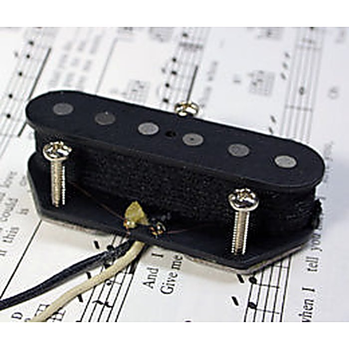 LUNDGREN(ラングレン) / Lundgren / Telecaster Hot Bridge 11K Bridgeの事ならフレンズにご相談ください。 LUNDGREN(ラングレン) / Lundgren / Telecaster Hot Bridge 11K Bridgeの特長！LUNDGREN Telecaster Hot LUNDGREN(ラングレン) / Lundgren / Telecaster Hot Bridge 11K Bridgeのココが凄い！スウェーデンの高級ピックアップメーカーLundgrenのテレキャスター用ブリッジモデル。細いワイヤーを標準より20%多く巻き、中音域に張りのあるトーンを実現しています。ネック側の「Vertigo/Vintage」との組み合わせが推奨されており、中位価格帯での本格的なトーンアップを望む奏者向け。ハンドメイド製造による品質の高さが特徴です。 LUNDGREN(ラングレン) / Lundgren / Telecaster Hot Bridge 11K Bridgeのメーカー説明 ※ こちらの商品は 単品 / ブリッジ側 です。※ セットではありませんのでご注意ください。Lundgren / Telecaster Hot Bridge 11K 単品（ブリッジ側）ラングレン / テレキャスターホットブリッジ11KTelecaster Hot Bridge 11Kモデルは、いわゆるブロードキャスターに搭載されたピックアップに使用されていたワイヤーと同様、細めのワイヤーが巻かれています。私たちが所有するブロードキャスターのピックアップよりも20%多くワイヤーを巻くことで、当時のモデルに比べて中音域にしっかりと張りがあるトーンを作り出します。ブリッジ側にこのHot Bridgeモデル、ネック側に「Vertigo/Vintage」モデルの組み合わせは、まさにドリームチームと言っても良いほど素晴らしいバランスになっています。Lundgren一押しの組み合わせです。出力：11K ohmサイズ(WxDxH)：73 x 39 x 20mm (突起含む)重量：78g【Lundgren】Lundgren LUNDGREN(ラングレン) / Lundgren / Telecaster Hot Bridge 11K Bridgeの仕様 型番：Lundgren / Telecaster Hot Bridge 11K Bridgeメーカー：LUNDGREN(ラングレン)タイプ：ブリッジ側ピックアップ出力：11K ohmサイズ：73 x 39 x 20mm (突起含む)重量：78g対応機種：テレキャスター仕様：細めワイヤー巻き、ブロードキャスター搭載ピックアップと同様のワイヤー使用 全て新品。ケーブル・消耗品以外メーカー1年保証書付のでご安心してお買いもの頂けます。LUNDGREN(ラングレン) / Lundgren / Telecaster Hot Bridge 11K Bridgeの事ならフレンズにご相談ください。 LUNDGREN(ラングレン) / Lundgren / Telecaster Hot Bridge 11K Bridgeの特長！LUNDGREN Telecaster Hot LUNDGREN(ラングレン) / Lundgren / Telecaster Hot Bridge 11K Bridgeのココが凄い！スウェーデンの高級ピックアップメーカーLundgrenのテレキャスター用ブリッジモデル。細いワイヤーを標準より20%多く巻き、中音域に張りのあるトーンを実現しています。ネック側の「Vertigo/Vintage」との組み合わせが推奨されており、中位価格帯での本格的なトーンアップを望む奏者向け。ハンドメイド製造による品質の高さが特徴です。 LUNDGREN(ラングレン) / Lundgren / Telecaster Hot Bridge 11K Bridgeのメーカー説明 ※ こちらの商品は 単品 / ブリッジ側 です。※ セットではありませんのでご注意ください。Lundgren / Telecaster Hot Bridge 11K 単品（ブリッジ側）ラングレン / テレキャスターホットブリッジ11KTelecaster Hot Bridge 11Kモデルは、いわゆるブロードキャスターに搭載されたピックアップに使用されていたワイヤーと同様、細めのワイヤーが巻かれています。私たちが所有するブロードキャスターのピックアップよりも20%多くワイヤーを巻くことで、当時のモデルに比べて中音域にしっかりと張りがあるトーンを作り出します。ブリッジ側にこのHot Bridgeモデル、ネック側に「Vertigo/Vintage」モデルの組み合わせは、まさにドリームチームと言っても良いほど素晴らしいバランスになっています。Lundgren一押しの組み合わせです。出力：11K ohmサイズ(WxDxH)：73 x 39 x 20mm (突起含む)重量：78g【Lundgren】Lundgren Guitar Pickups （ラングレンギターピックアップ）はスウェーデンに工房を構え20年以上に渡ってハンドメイドによる高品質なピックアップを作り続けています。1990年の設立以来、大手ギターメー LUNDGREN(ラングレン) / Lundgren / Telecaster Hot Bridge 11K Bridgeの仕様 型番：Lundgren / Telecaster Hot Bridge 11K Bridgeメーカー：LUNDGREN(ラングレン)タイプ：ブリッジ側ピックアップ出力：11K ohmサイズ：73 x 39 x 20mm (突起含む)重量：78g対応機種：テレキャスター仕様：細めワイヤー巻き、ブロードキャスター搭載ピックアップと同様のワイヤー使用 全て新品。ケーブル・消耗品以外メーカー1年保証書付のでご安心してお買いもの頂けます。