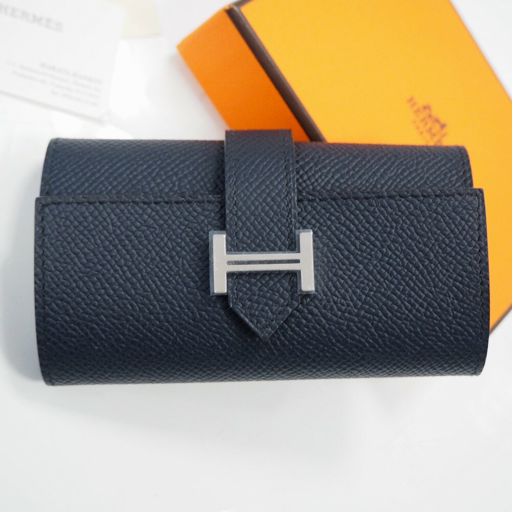 エルメス ベアン キーケース 4連 4本用 ブルーインディゴ シルバー金具 ヴォーエプソン U刻 (2022年製) 未使用【質みなみ・千早駅前店】【質屋】 HERMES【中古】【新古品・未使用】 Th939456のサムネイル