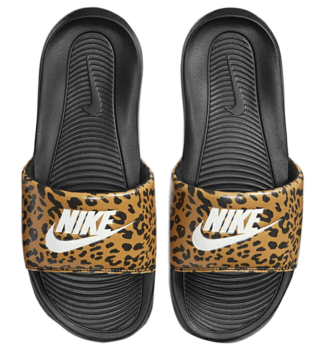 メンズ ナイキ 低反発 シャワー サンダル ウィメンズ ビクトリーワン スライド プリント9676-700 NIKE W VICTORI ONE SLIDE 男性 女性 限定 黒 ヒョウ柄 アニマル ブラック オレンジ かっこいい プレゼント おしゃれ ベナッシ 正規品 24cm 25cm 26cm 27cm 28cm 29cm