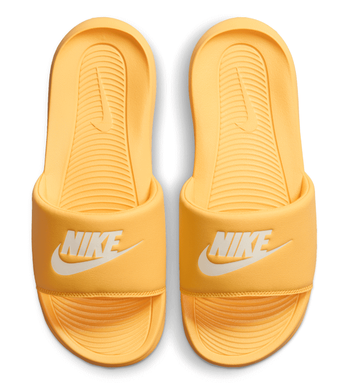 メンズ レディース ナイキ 低反発 シャワー サンダル ウィメンズ ビクトリーワン スライド 9677-701 NIKE W VICTORI ONE SLIDE 男性 女性 限定 黄色 イエロー かわいい ベナッシ 正規品 22cm 23cm 24cm 25cm 26cm 27cm 28cm 29cm