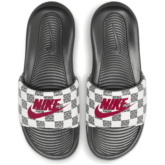 大きいサイズ メンズ ナイキ 低反発 シャワー サンダル ビクトリーワン スライド9678-102 NIKE W VICTORI ONE SLIDE 男性 限定 柄 黒 白 ロゴ 多い ブラック ホワイト グレー コンビ かっこいい かわいい ベナッシ 正規品 限定 キングサイズ 29cm 30cm 31cm 32cm 33cm 34cm