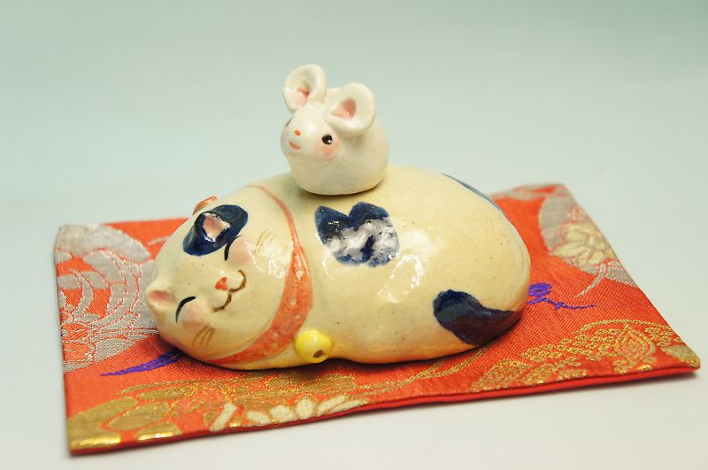 Rakuten - 干支　子　ねこに乗る(岩月珠恵)