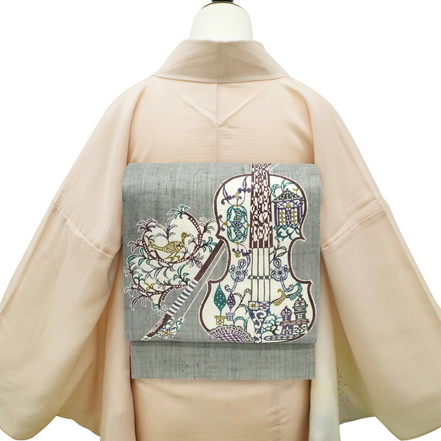 【新品】 夏物 名古屋帯 未使用 栗山吉三郎 本大麻 和染紅型 麻 グレー バイオリン 弦 鳥 建物 更紗 人気 おしゃれ 紅型 夏 カジュアル 夏帯 夏用 夏 なごや帯 九寸名古屋帯 美品 仕立て上がり みやがわ sb55309
