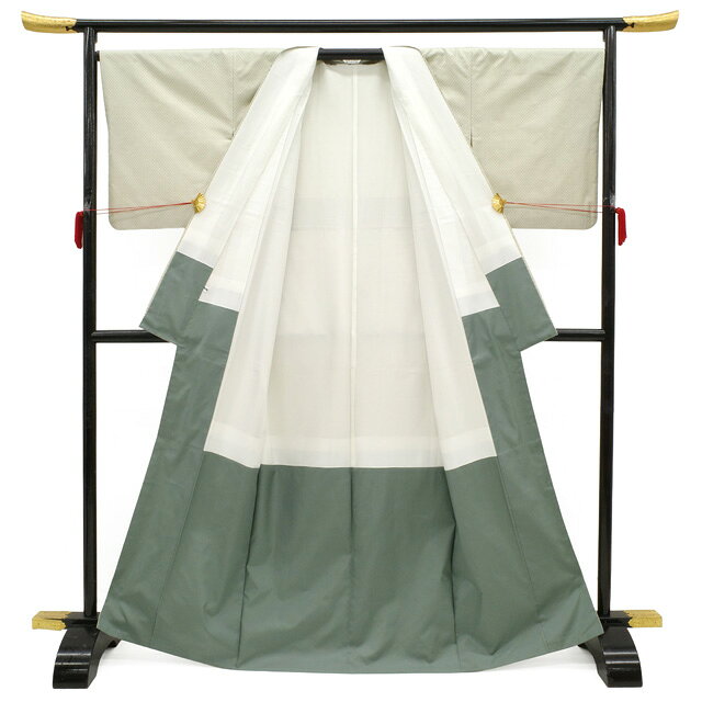 リサイクル着物 みやがわ 中古着物の【中古】 本場奄美大島紬 着物 リサイクル 袷 正絹 奄美絣 15半ヨミ 練色地 縦横絣 蚊絣 十字絣 大島紬 川口織物 モダン 極上 カジュアル 春 秋 冬 美品 仕立て上がり 身丈168 裄丈68 Lサイズ みやがわ sb17735｜アングル3