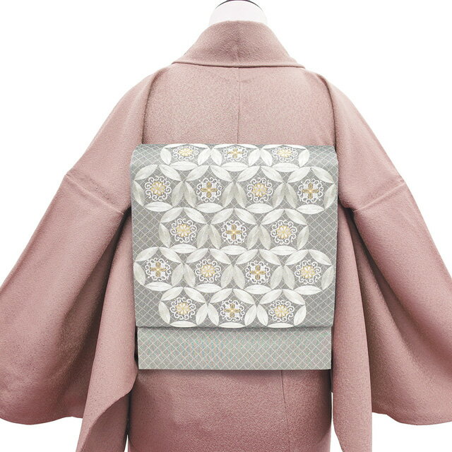 【新品】 袋帯 刺繍 フォーマル 未使用 正絹 金銀糸 シルバーグレー 花七宝 美しいデザイン 絹芯仕立て 春 秋 冬 極上 帯 美品 仕立て上がり みやがわ sb55535