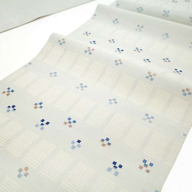 【新古品】 袋帯 フォーマル 未使用 綴れ織 正絹 綴れ 銀通し ライトグレー地 花織風 長尺 セミフォーマル カジュアル 袋帯 綴れ織 春 秋 冬 ふくよか ロングサイズ 仕立て上がり みやがわ sb54174