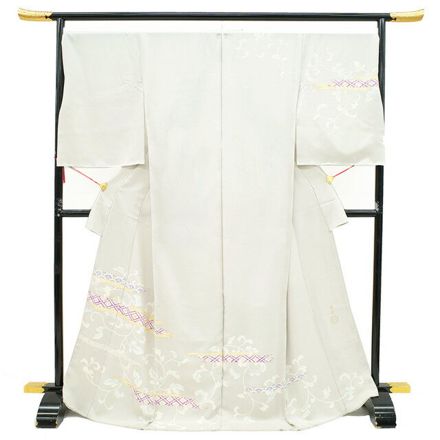 楽天スーパーSALE￥247500→222750【新古品】 龍村美術織物 監修 訪問着 着物 正絹 手描き友禅 金駒刺繍 金彩加工 ライトグレー 唐草 フォーマル 袷 春 秋 冬 未使用 新古品 未仕立て 仮絵羽 みやがわ sbs14079