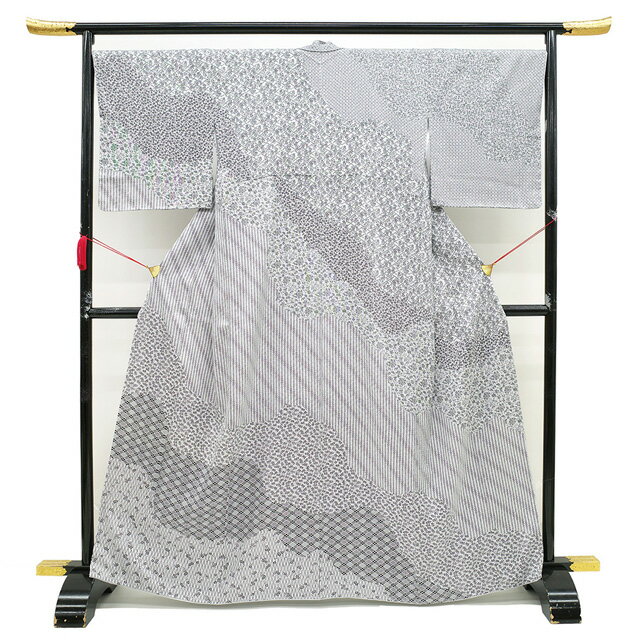 【新古品】 訪問着 着物 正絹 袷 ライトグレー 黒 桜 梅 草花 様々な小紋柄 地紋 本紋 春 夏 秋 未使用 仕立て上がり 身丈167 裄丈68.5 Lサイズ みやがわ sb14482 2
