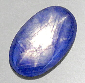 瑞浪鉱物展示館のサファイア 19.74ct ルース カボションカット ペンダントに最適 帯紫青 やさしいキャッツアイ効果 ミャンマー 瑞浪鉱物展示館 5009｜アングル2
