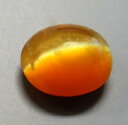 珍しいオパールのキャッツアイ　明瞭なキャッツアイ効果/ 2.47ct　9.9x8.4x5.2mm/ 宝石名:オパール/ 亜種名:オパールキャッツアイ/ 産地:タンザニア/　 色:ディープイエローイッシュオレンジ (日本色彩研究所)/ インクルージョン:半透明　スライトリーインクルージョン/ 鉱物名:蛋白石　Opal/